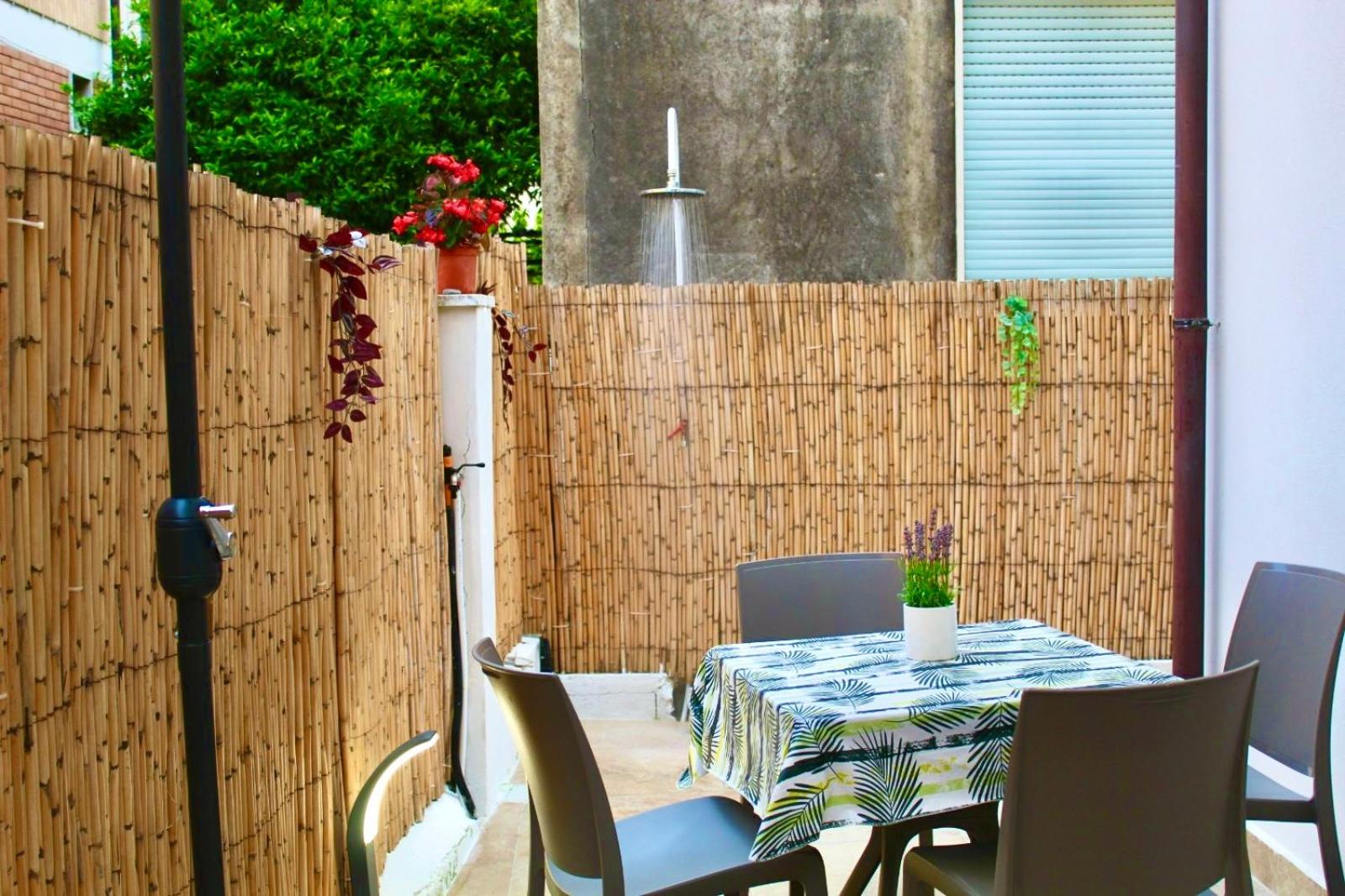 Sea Garden Apartments photo 4