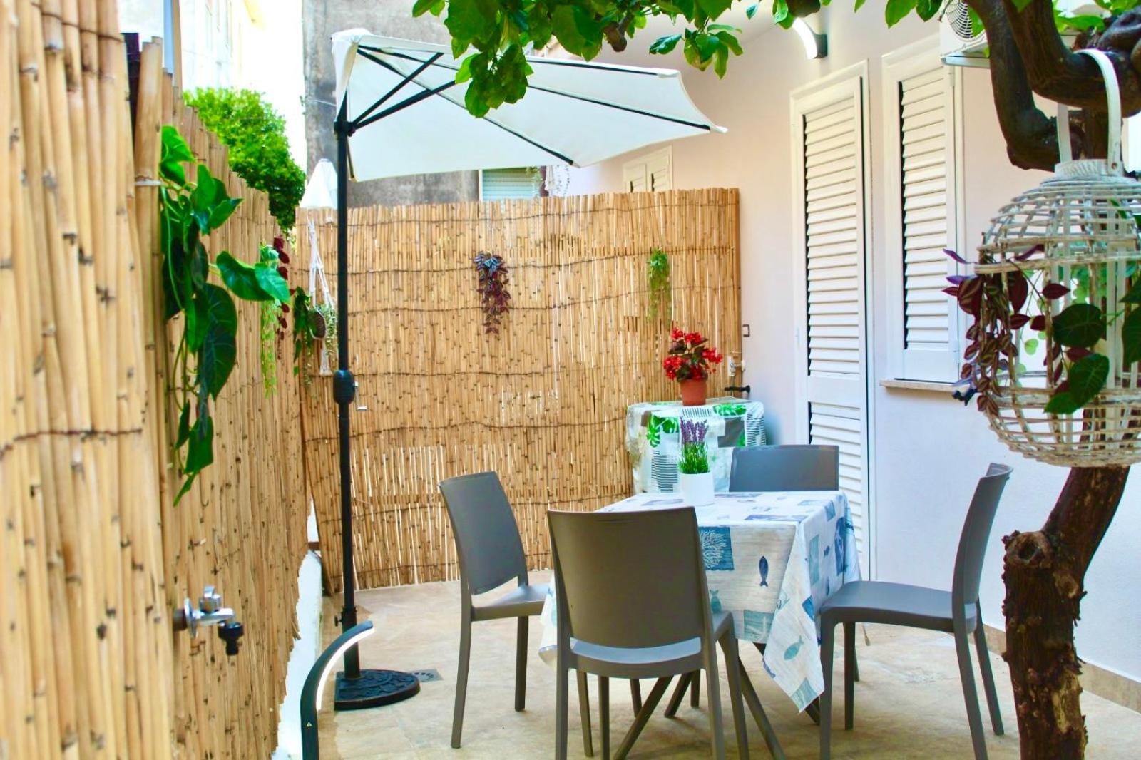 Sea Garden Apartments photo 3