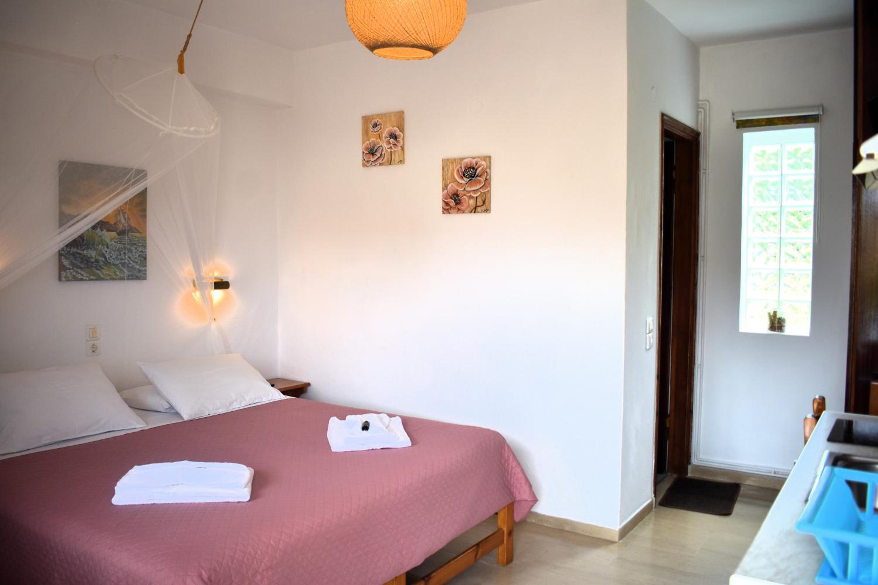 Kostas Apartments & studios