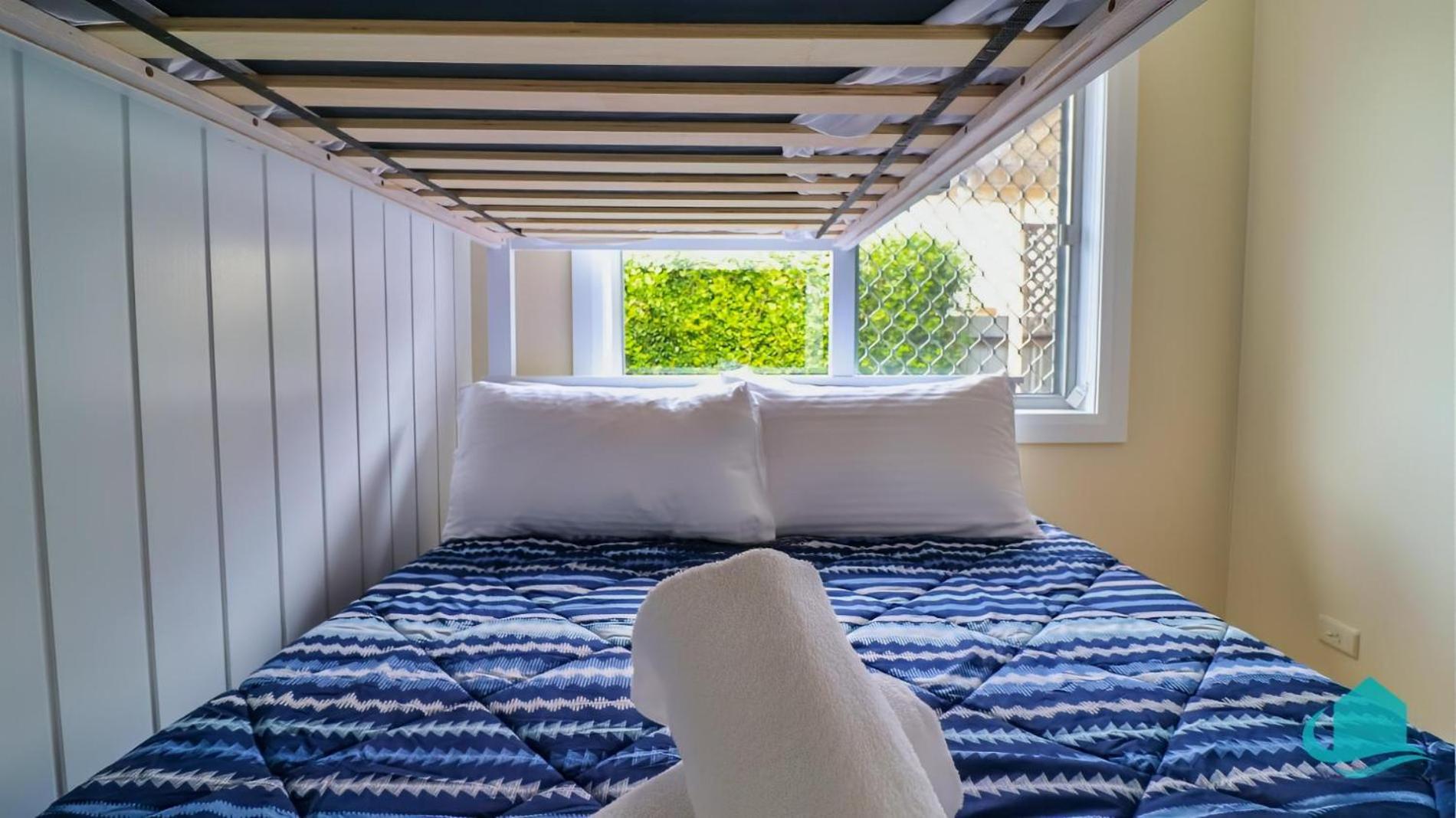 Caves Getaway - Pool, Air conditioned and close to the beach
