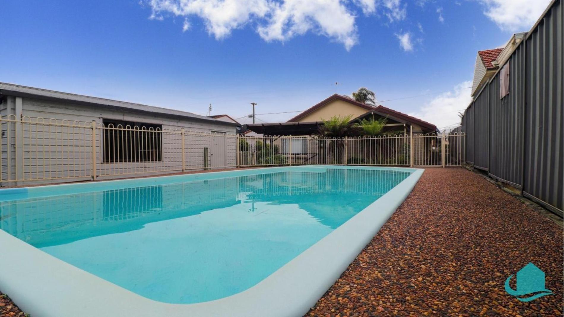 Caves Getaway - Pool, Air conditioned and close to the beach