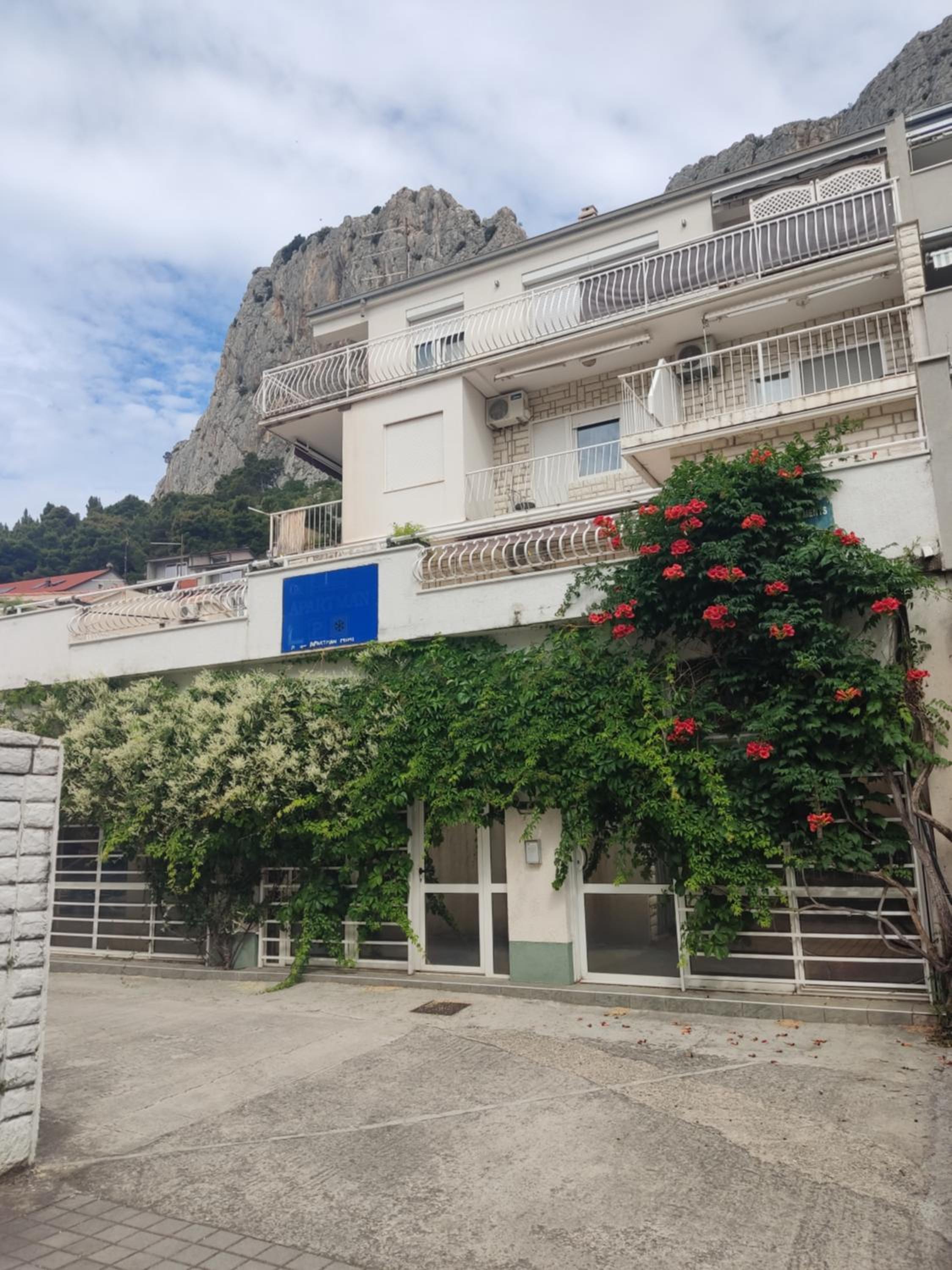 Apartments Mimi Omis