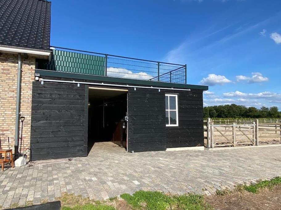 Logeren boven paarden