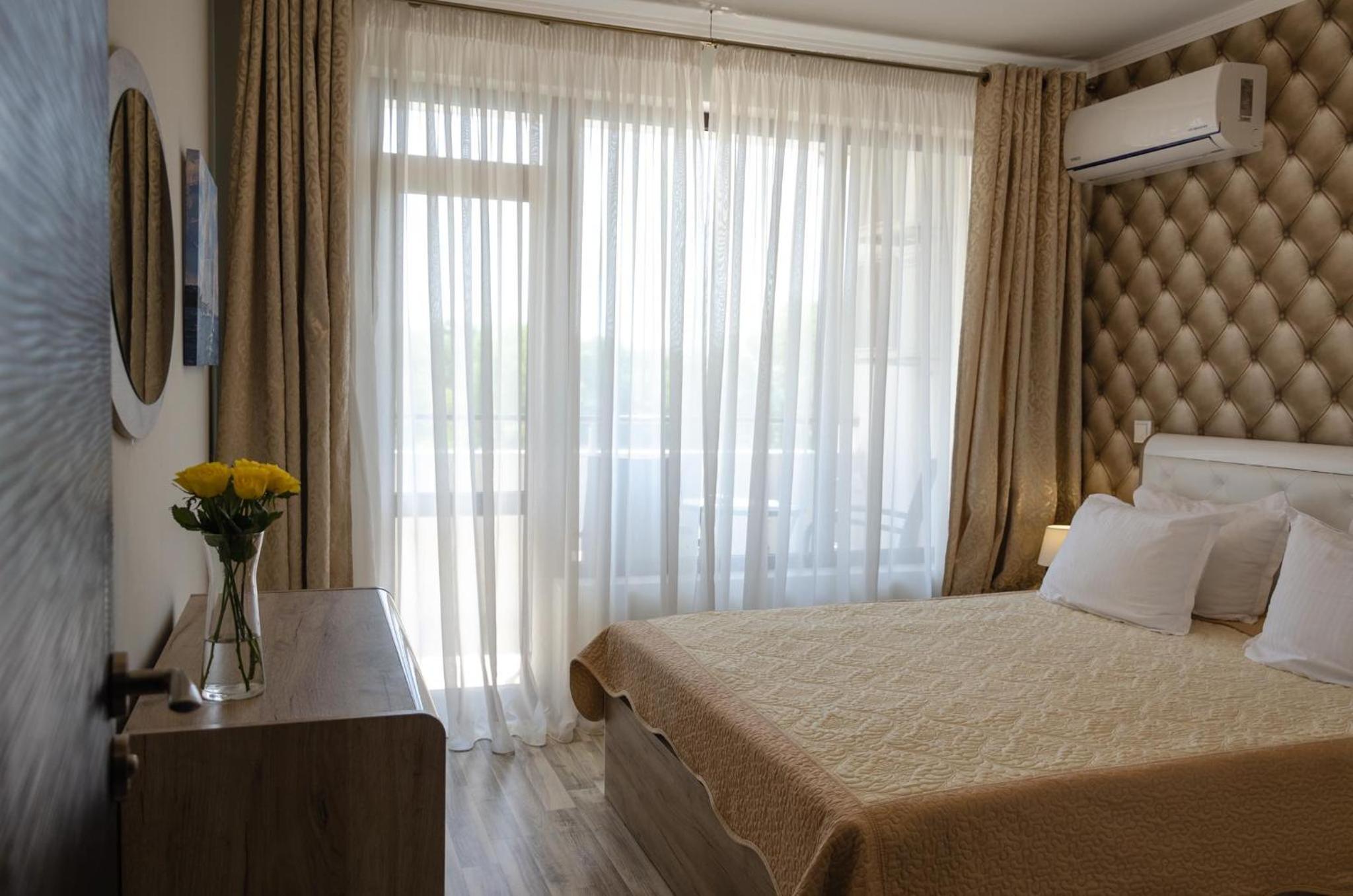 Green Paradise Deluxe Apartments