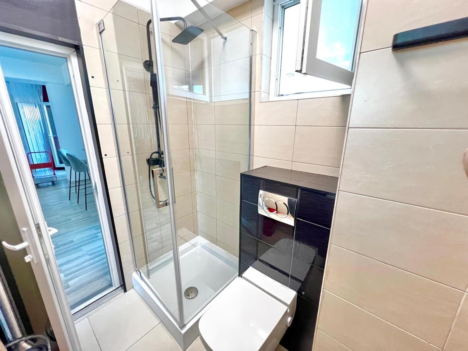SUMMERLAND Sea View Penthouse & Jacuzzi