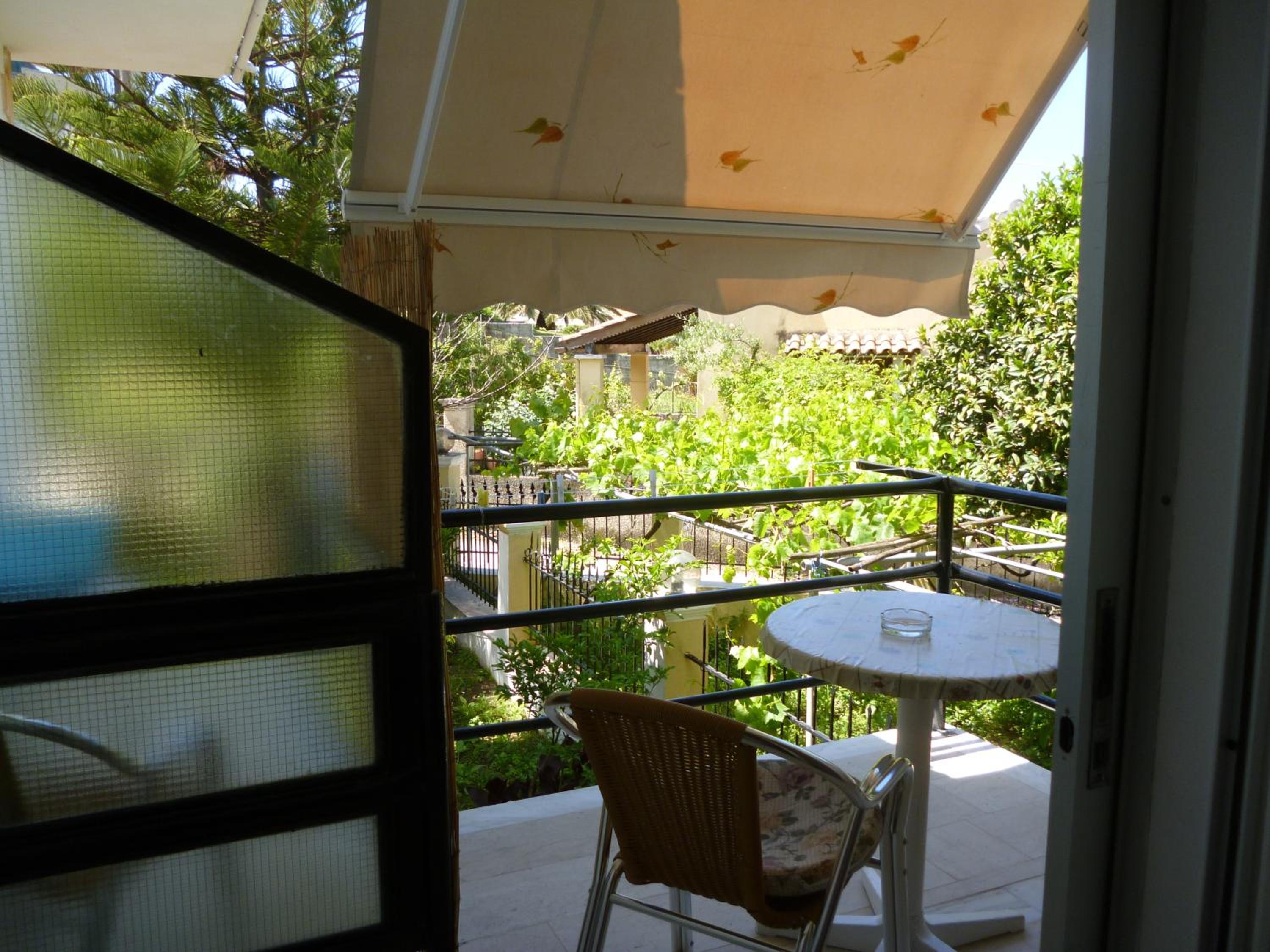 Kostas Apartments & studios