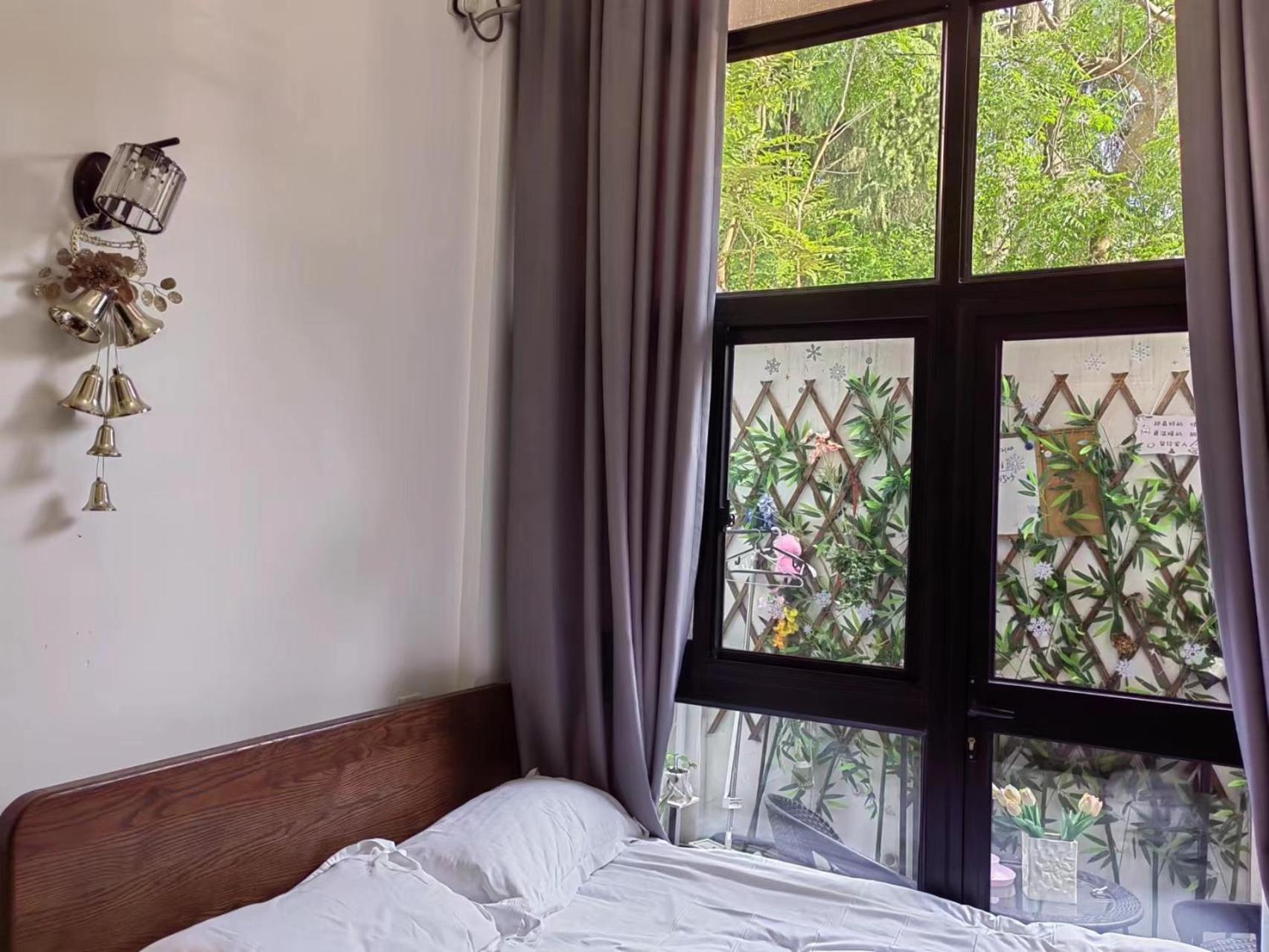 Chinese new year style Shanghai Garden Historical loft Apartment with courtyard and citywalk- Near Downtown Wukang Road