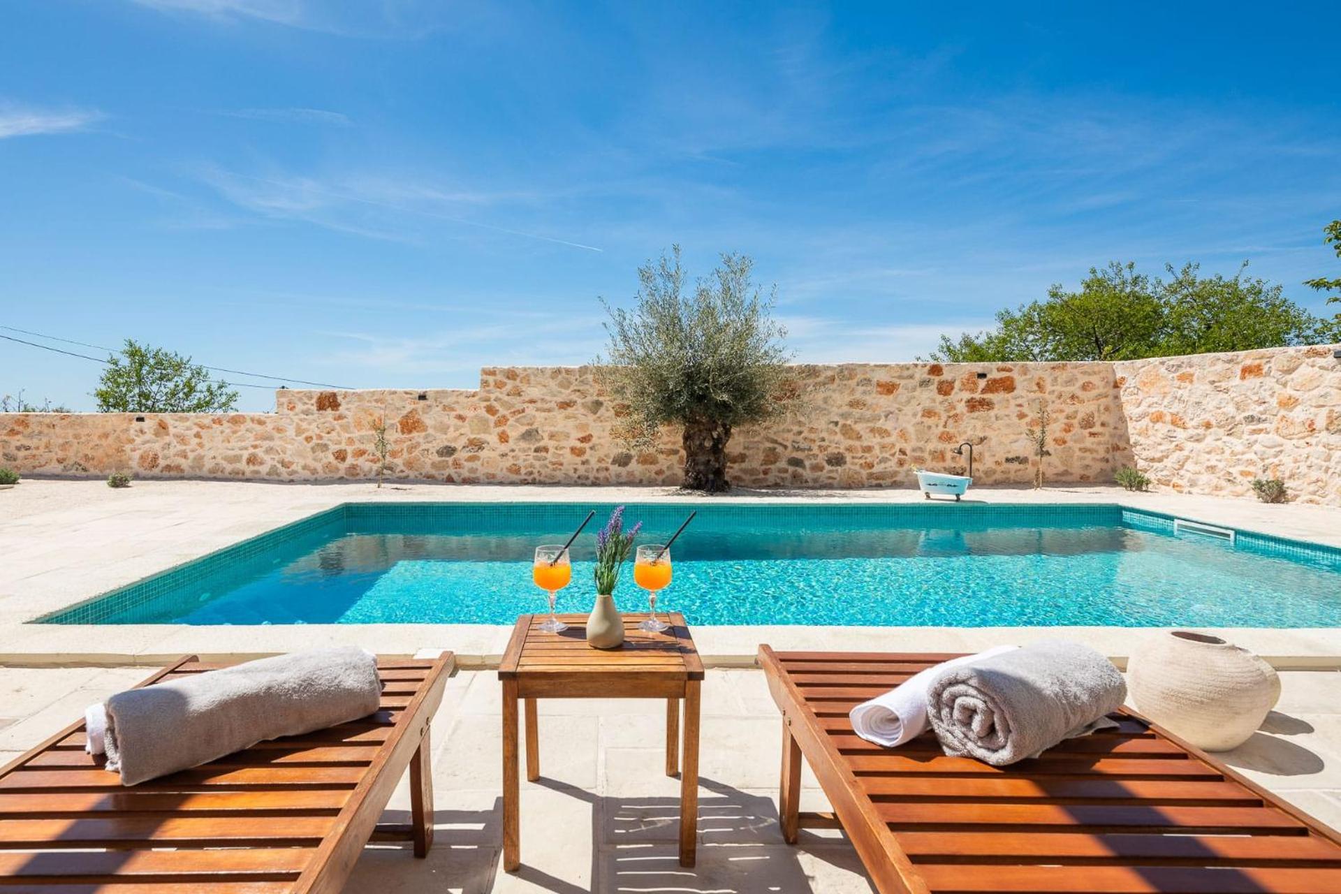 Villa Cavalleria Rusticana with heated pool and vineyard photo 2