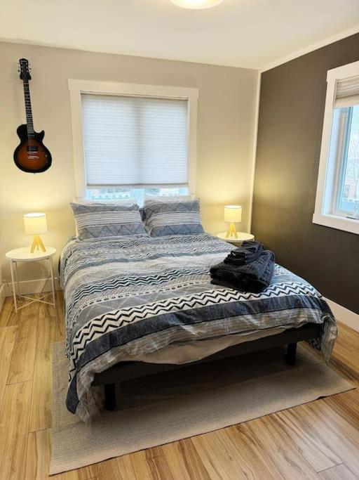 Sandbanks Cottage on Sheba's Island - 5 min drive, pet friendly