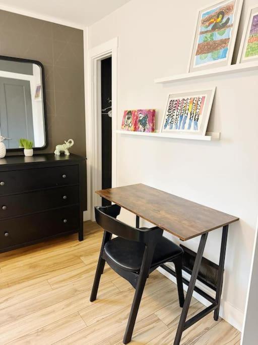 Sandbanks Cottage on Sheba's Island - 5 min drive, pet friendly