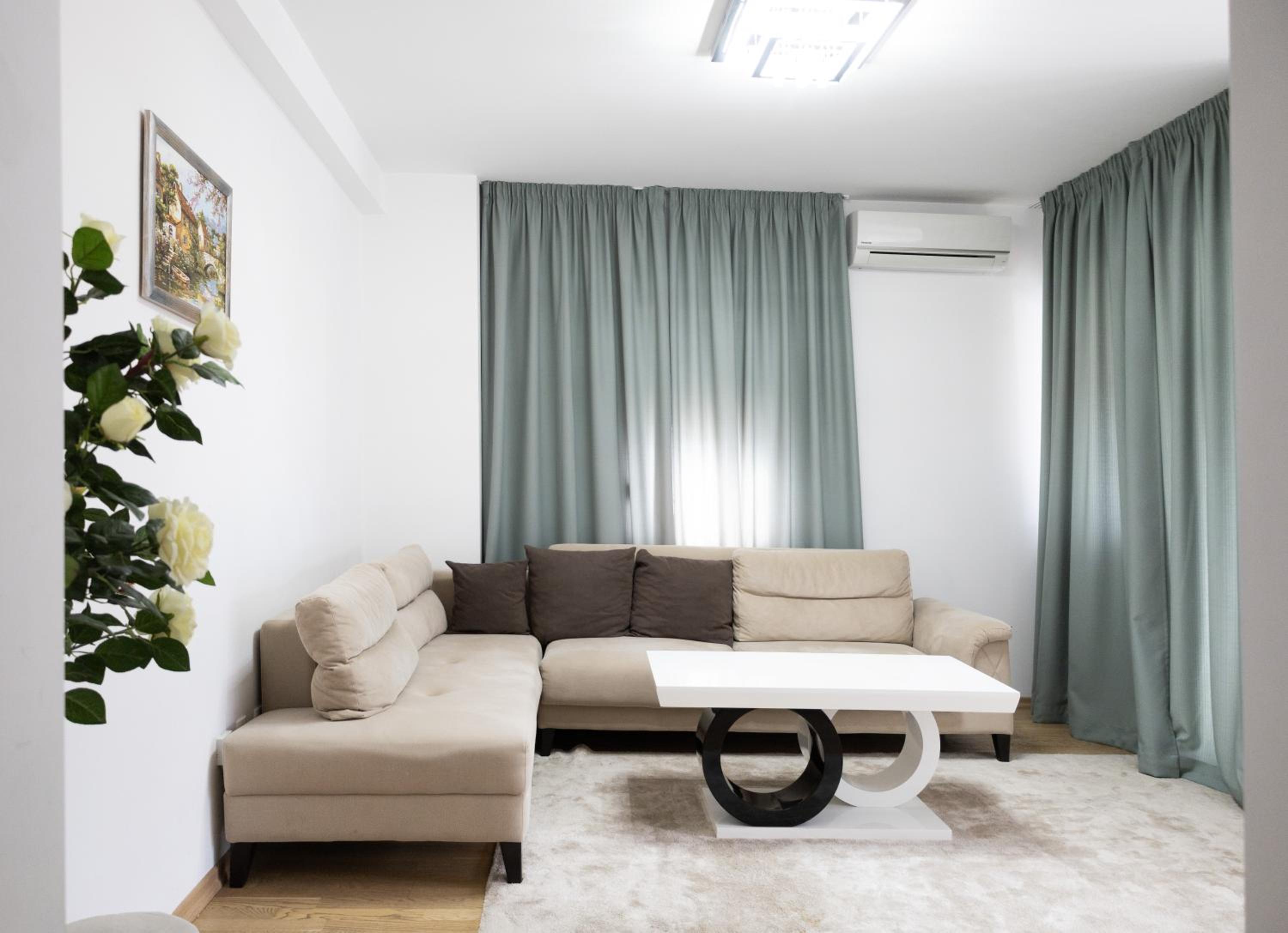 Status-M Apartments Irina