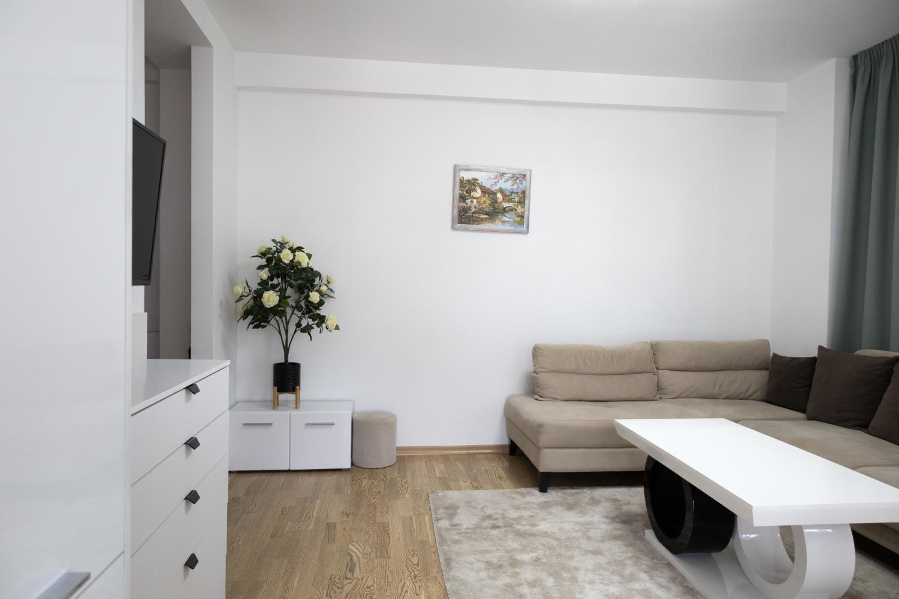Status-M Apartments Irina