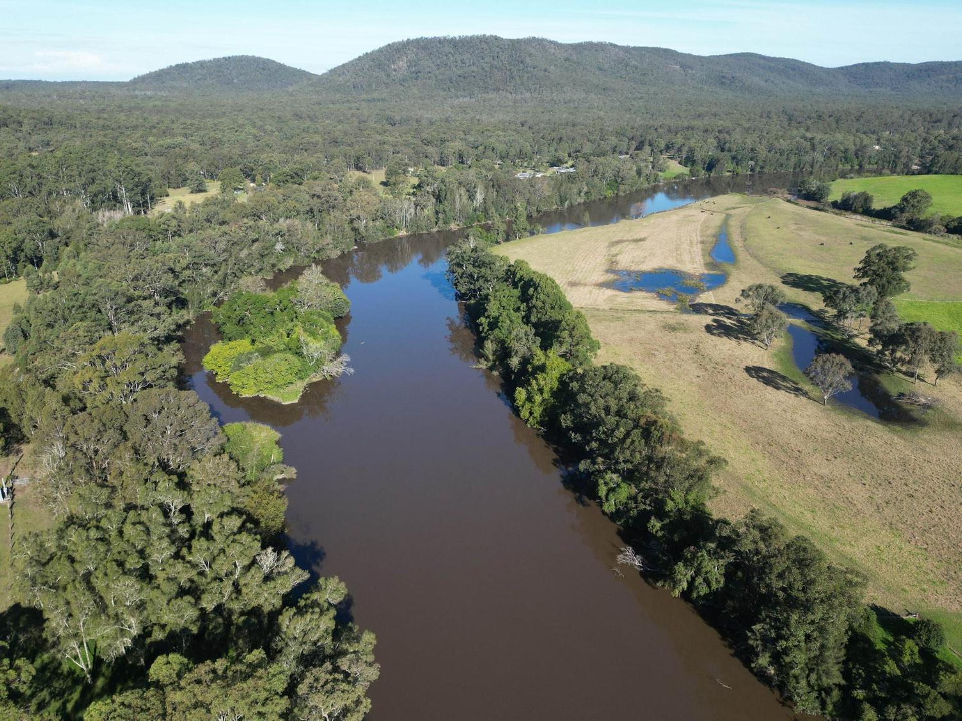 Overflow Downs-Riverside Acreage