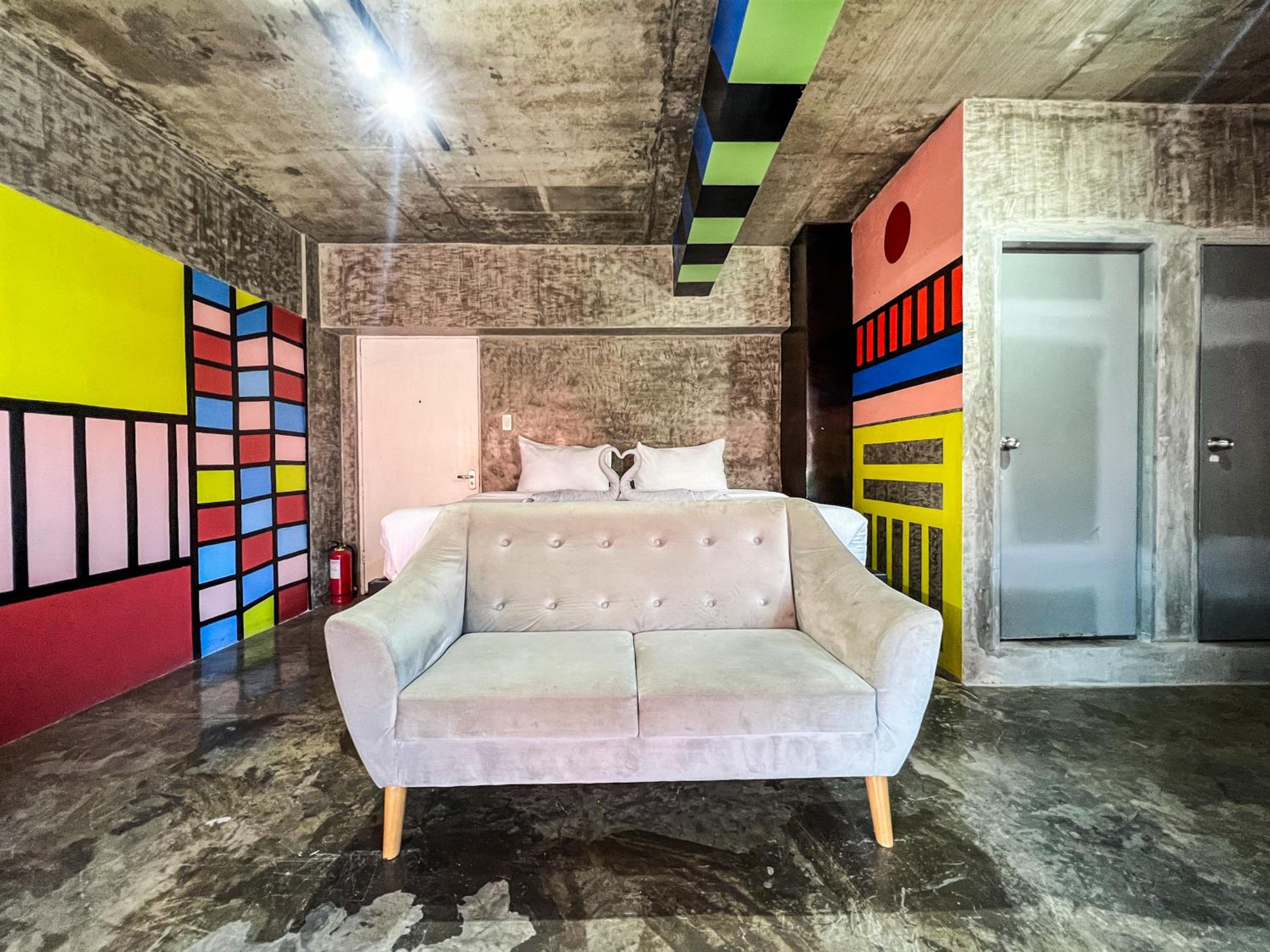 D522 Hostel at Kiener Hills - Near Cebu Airport, Mactan - 10