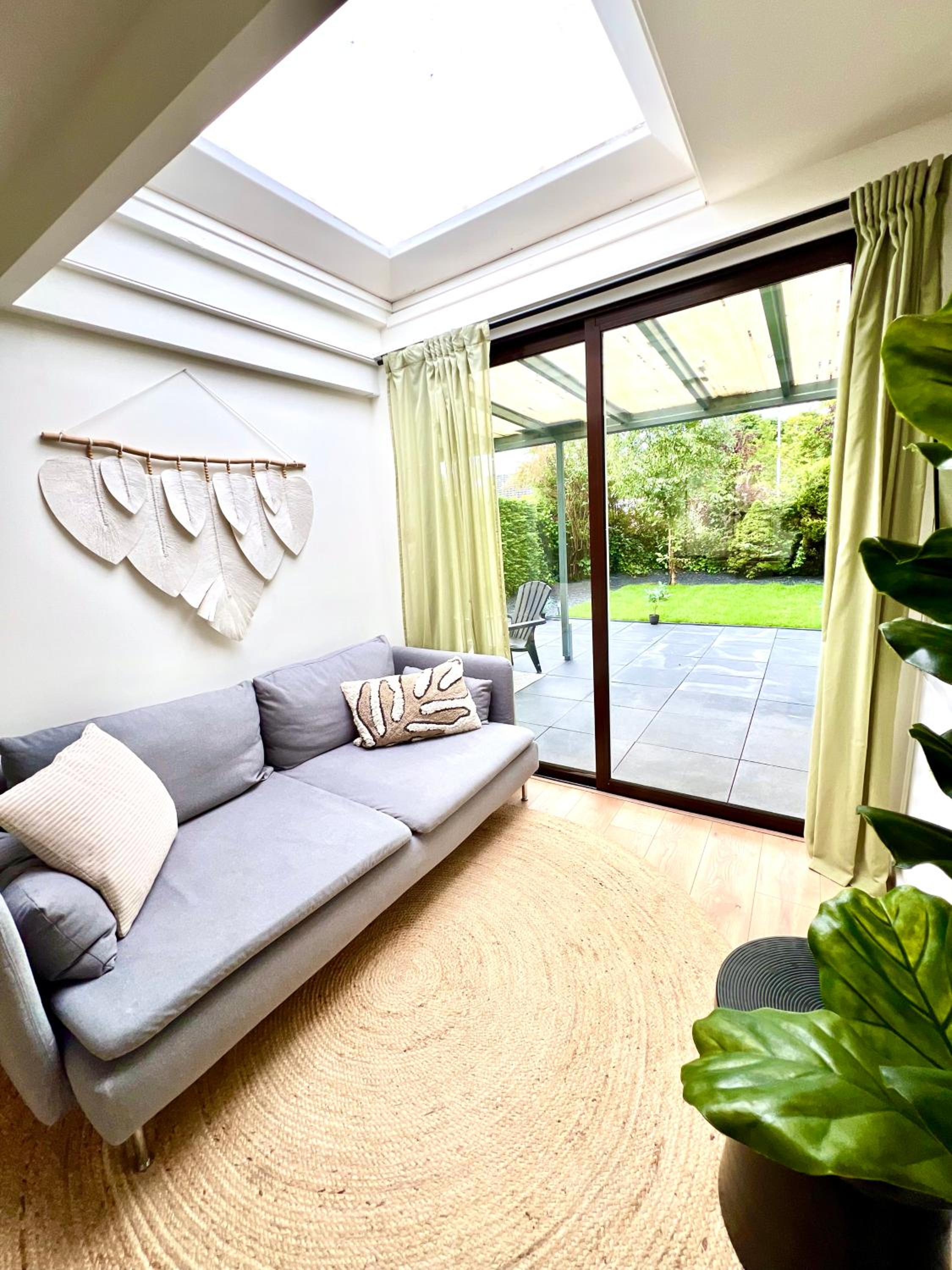 Cozy family chalet with spacious garden in the nature between Amsterdam Haarlem and Schiphol Airport view 3
