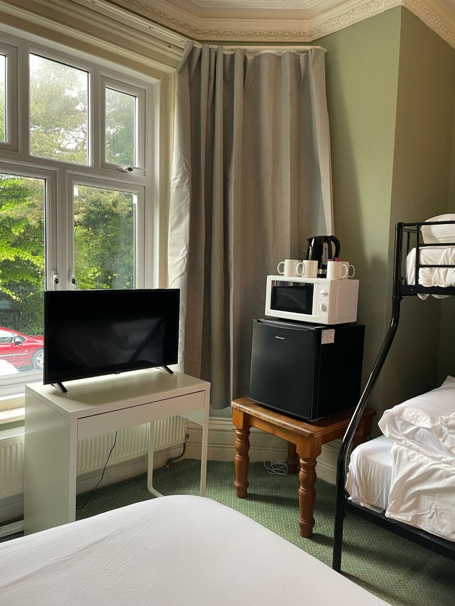 Room available for groups, close to beach and town view 4