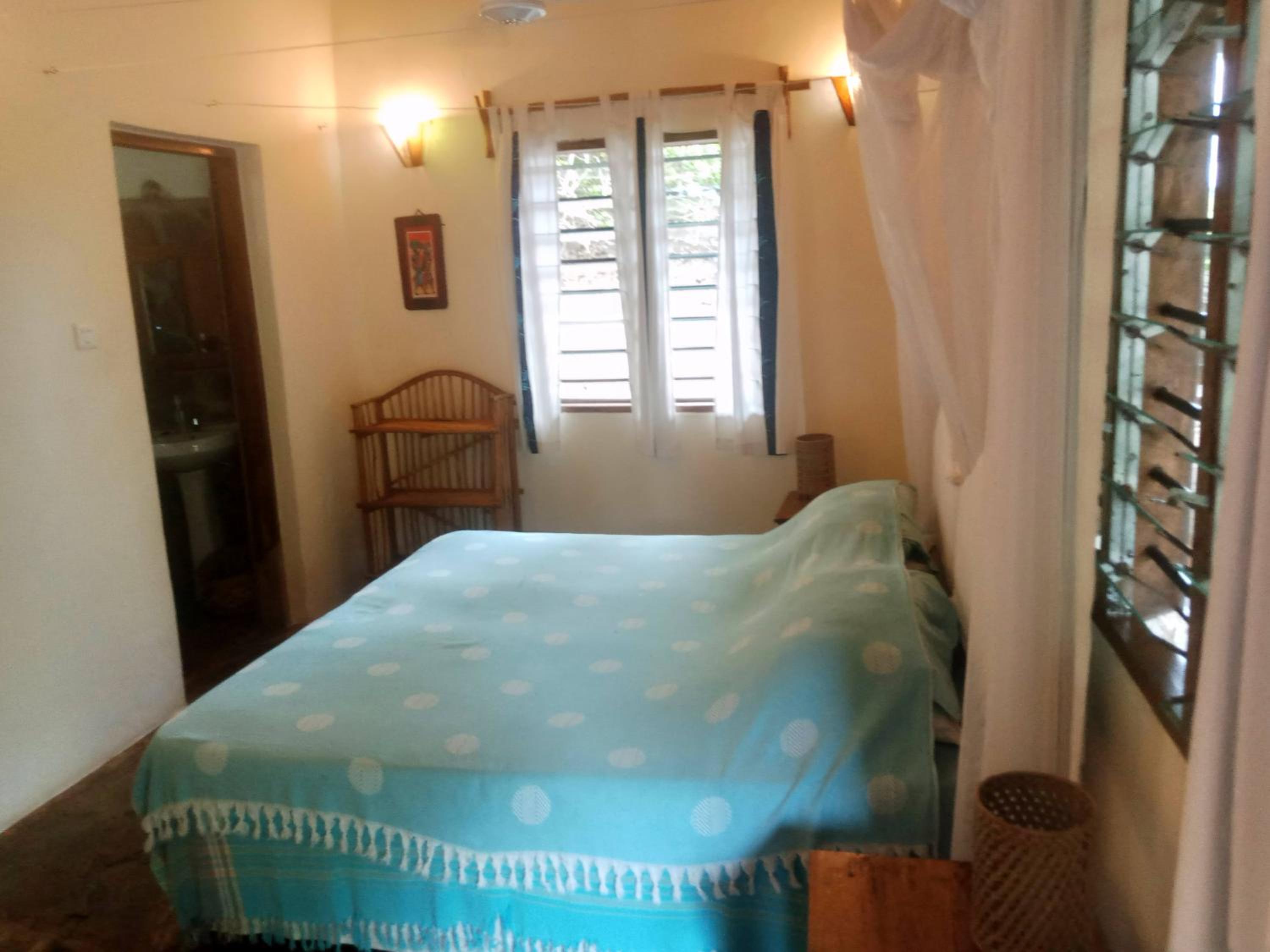 Lyster Ndege cottage