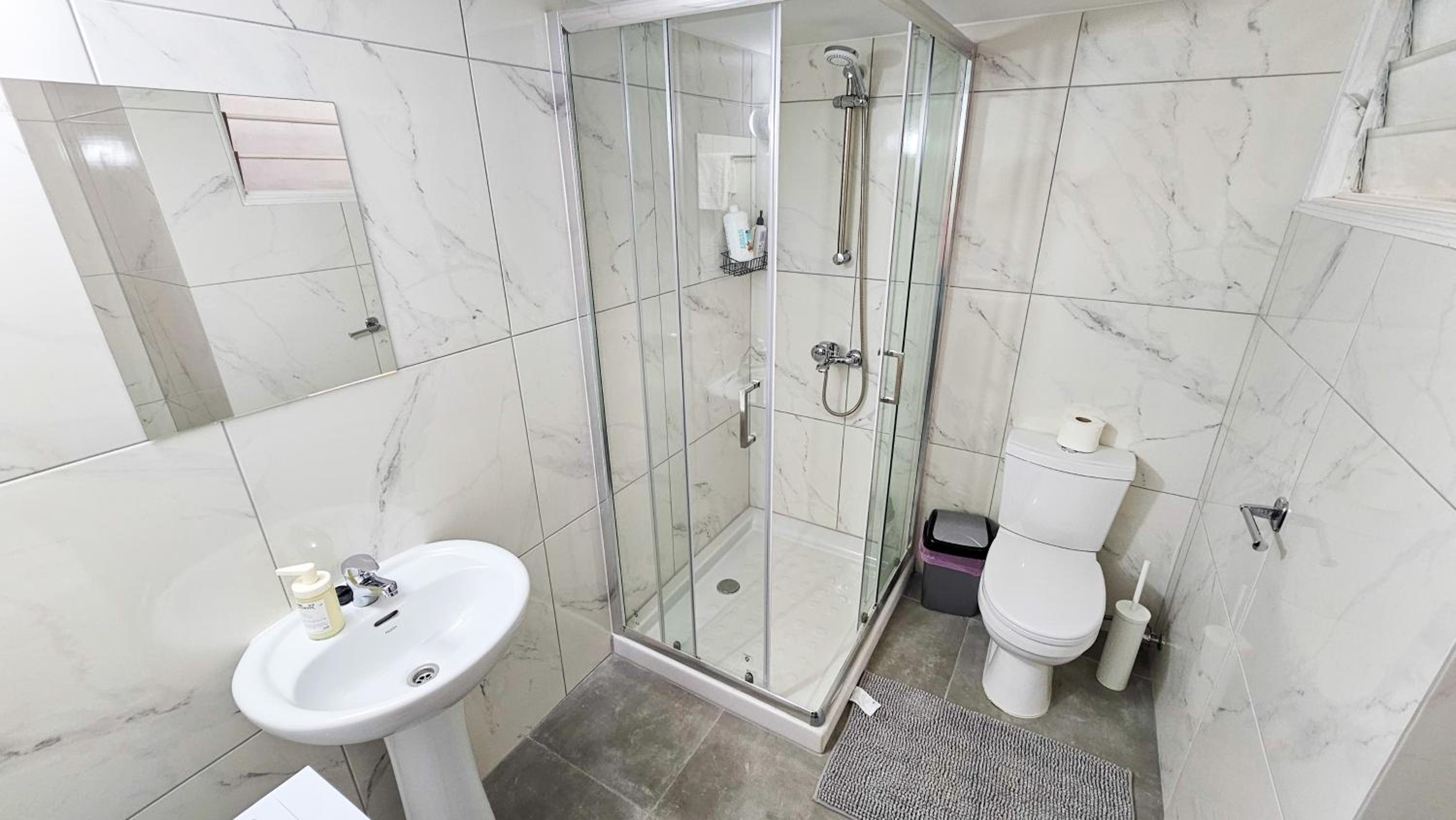 The Urban Retreat, 150m from Chabad Lubavitch