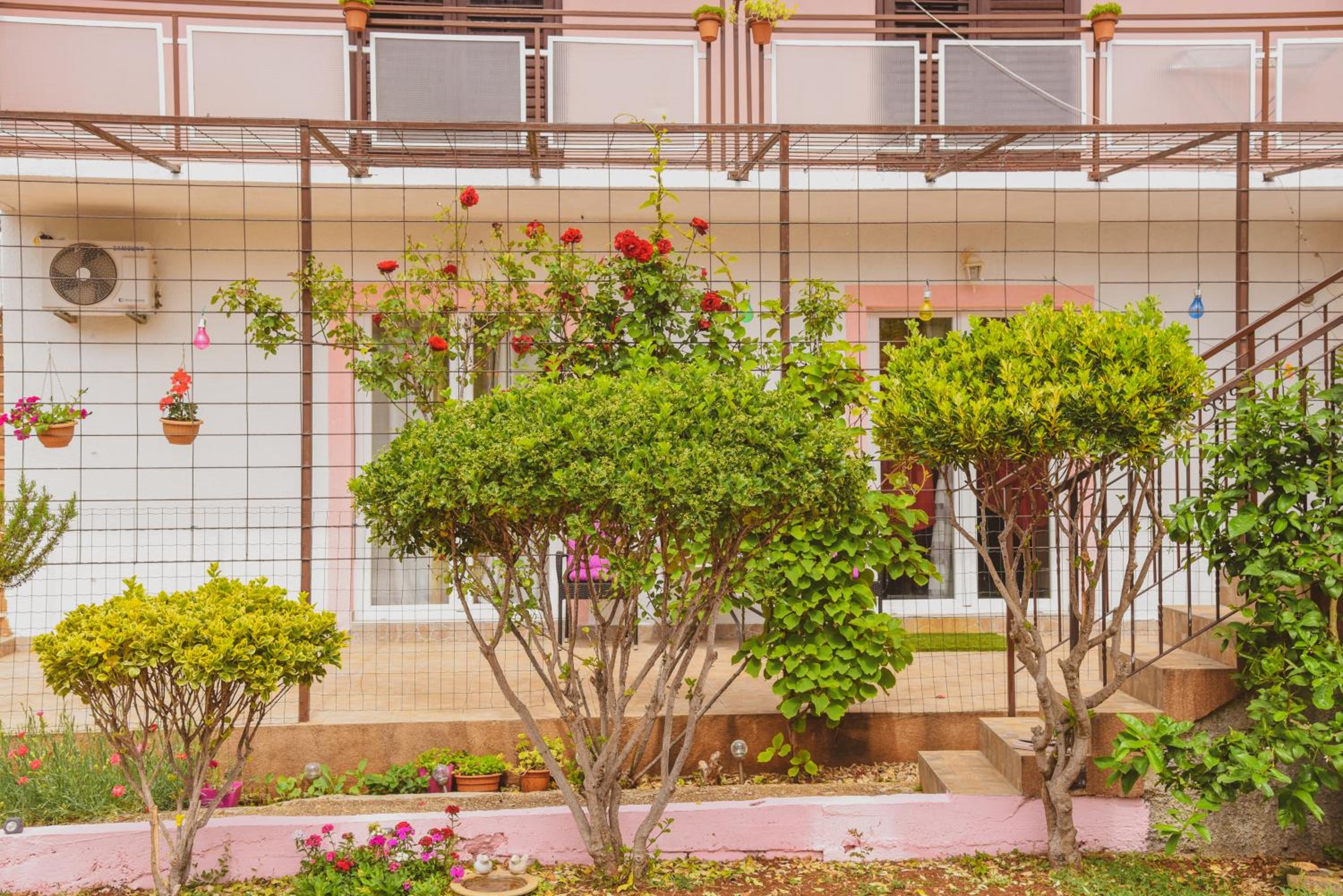 Apartment Lora