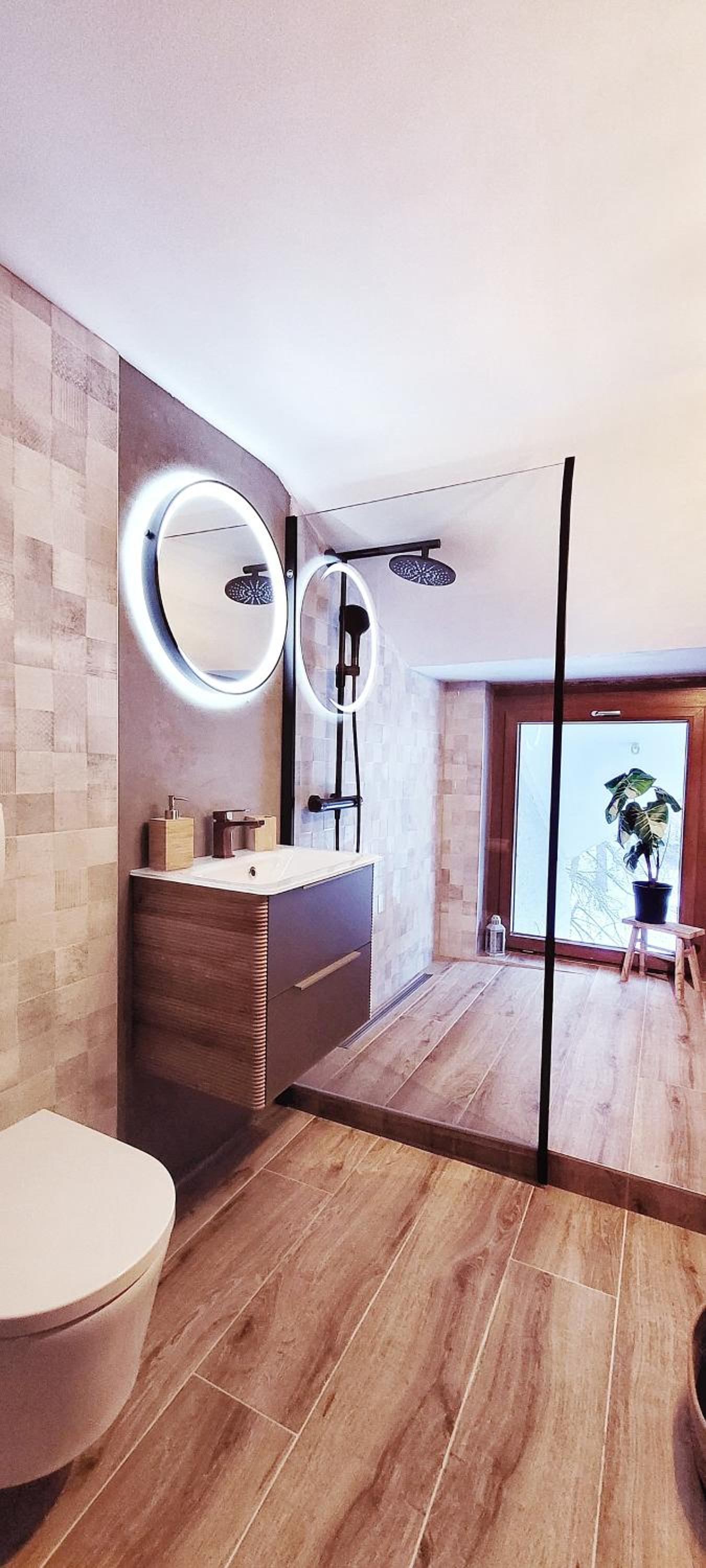 L'AvantGardiste, Spacious 6 bedrooms duplex, panoramic view