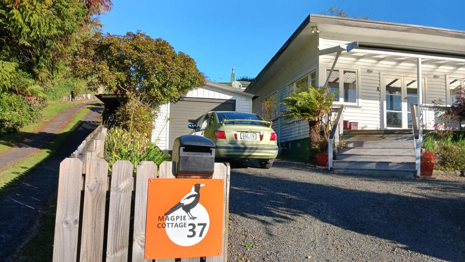 Magpie Cottage Homestay Bed & Breakfast