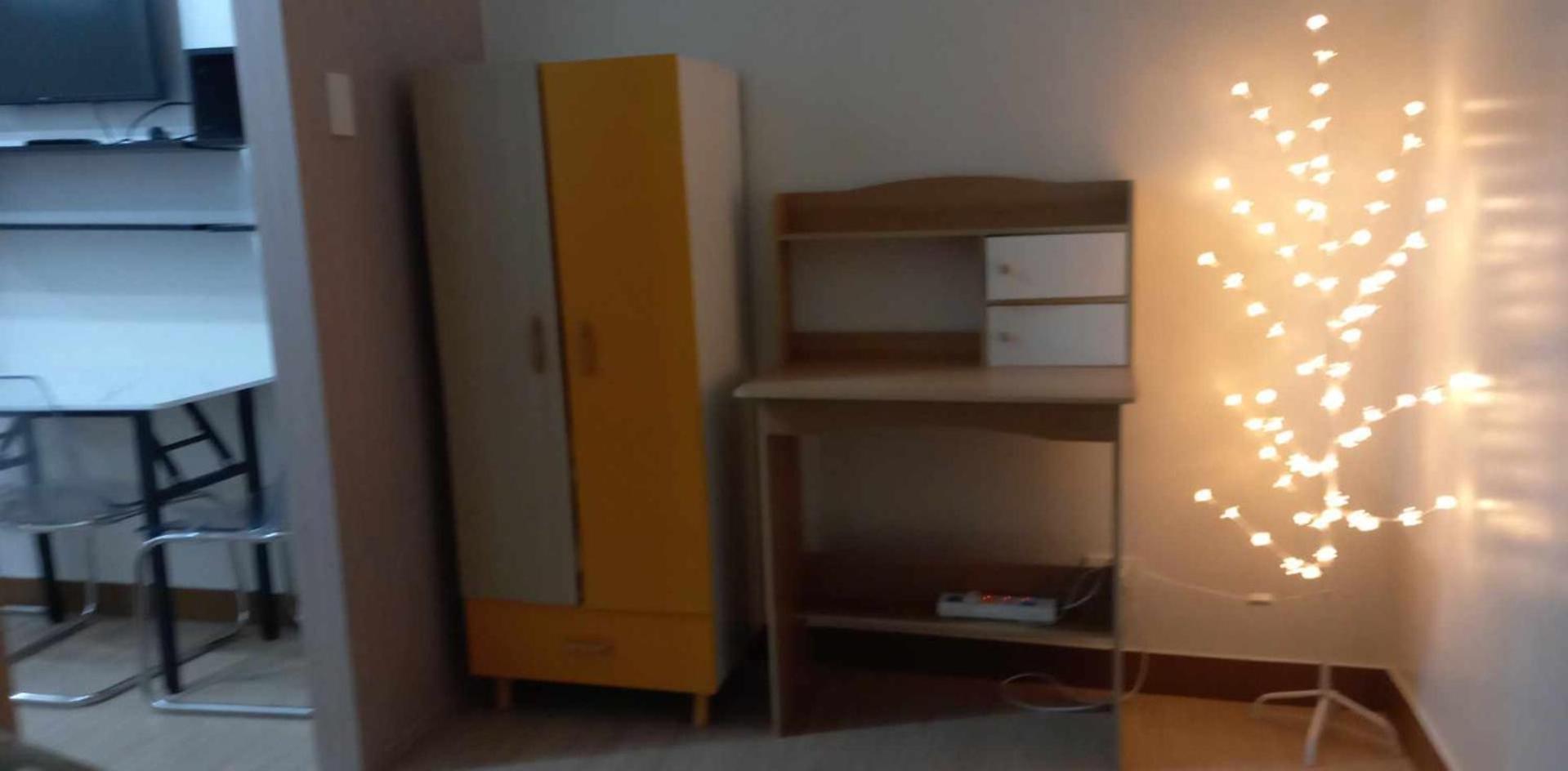 Comfy 1 Bedroom with Netflix & Free Wifi - Trees Residences Condominium