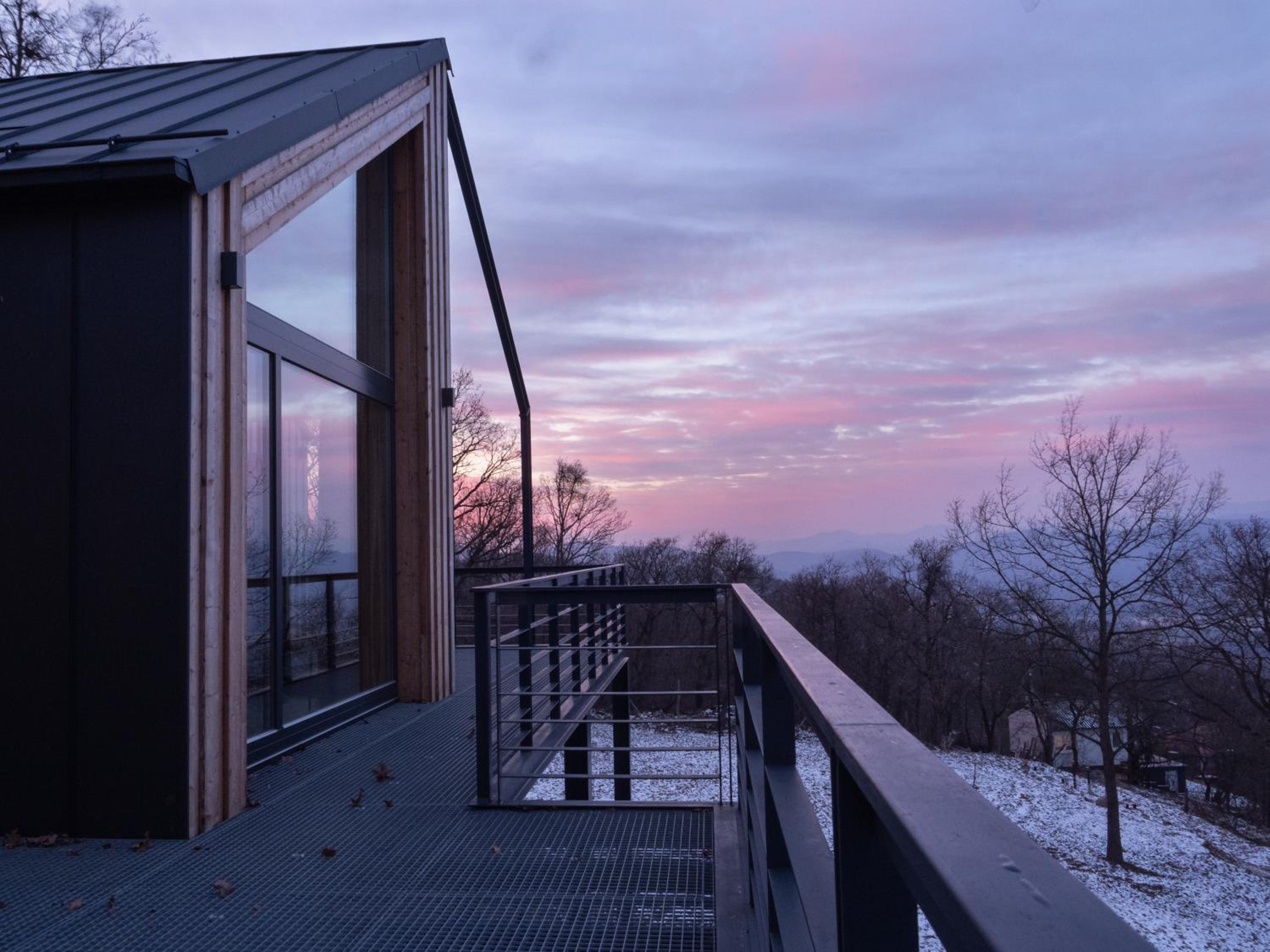 DOG HILL Apartman view 4