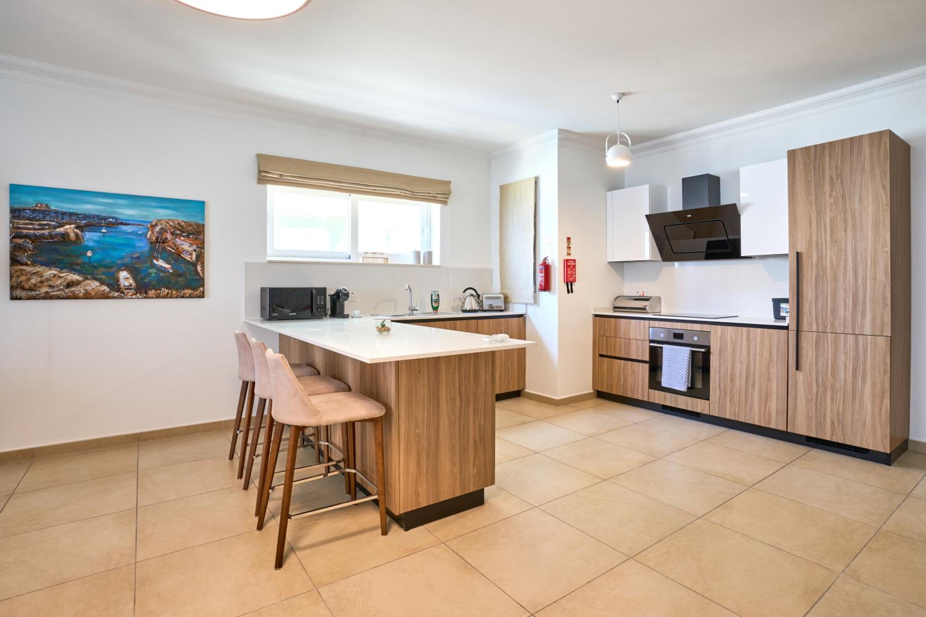 Stunning 3-Bedroom Seaview Retreat in Fort Cambridge