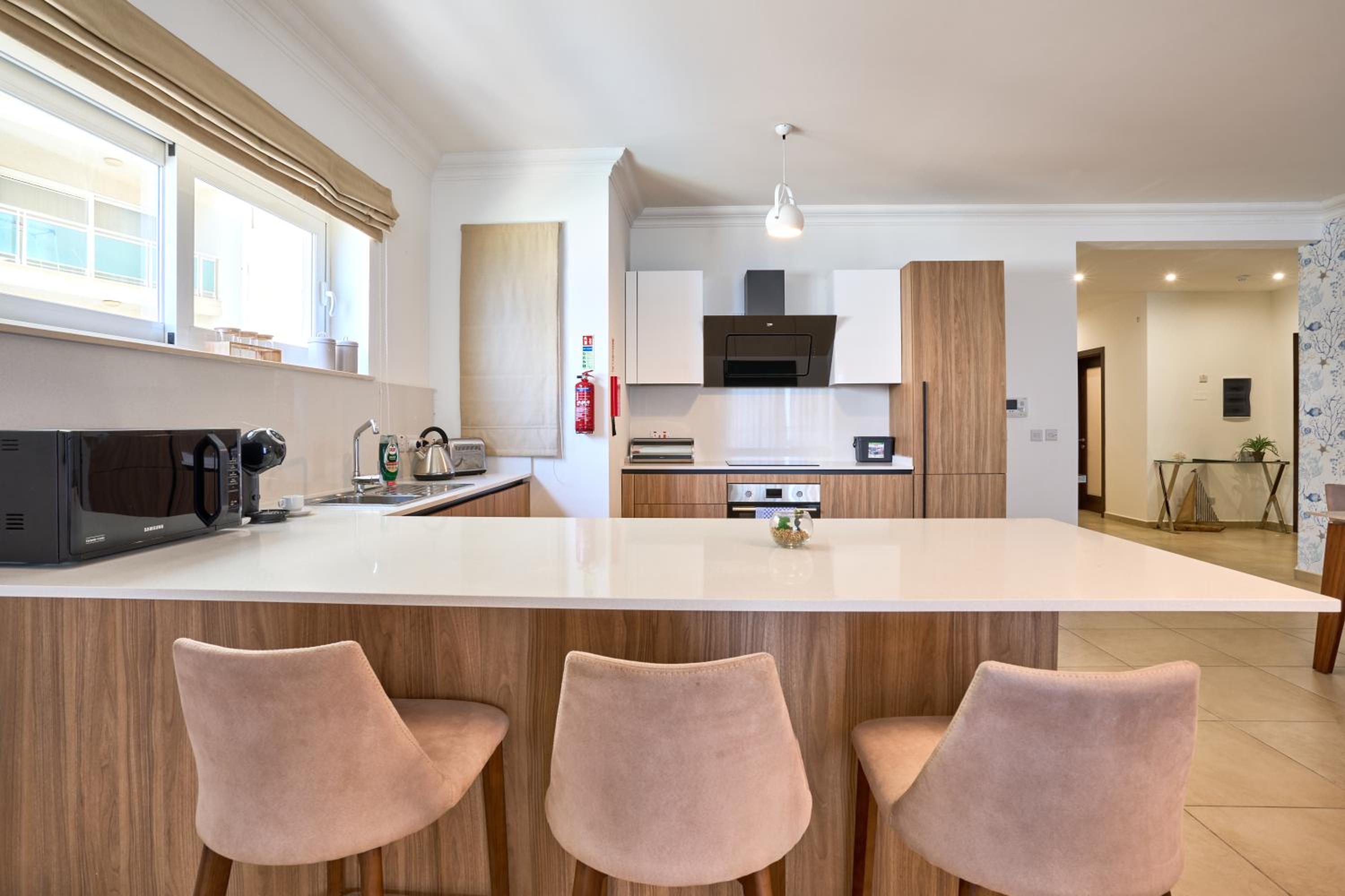 Stunning 3-Bedroom Seaview Retreat in Fort Cambridge