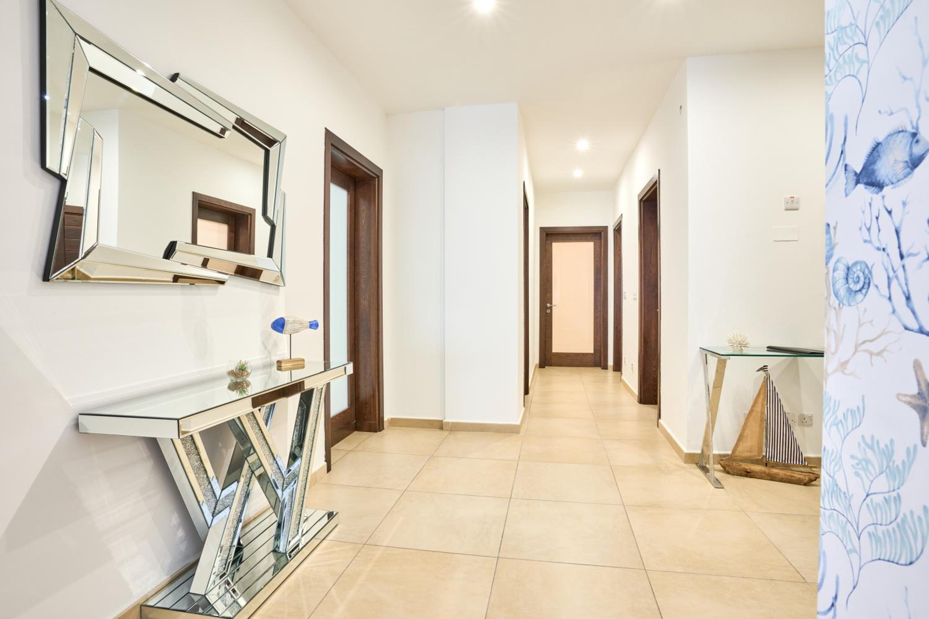 Stunning 3-Bedroom Seaview Retreat in Fort Cambridge