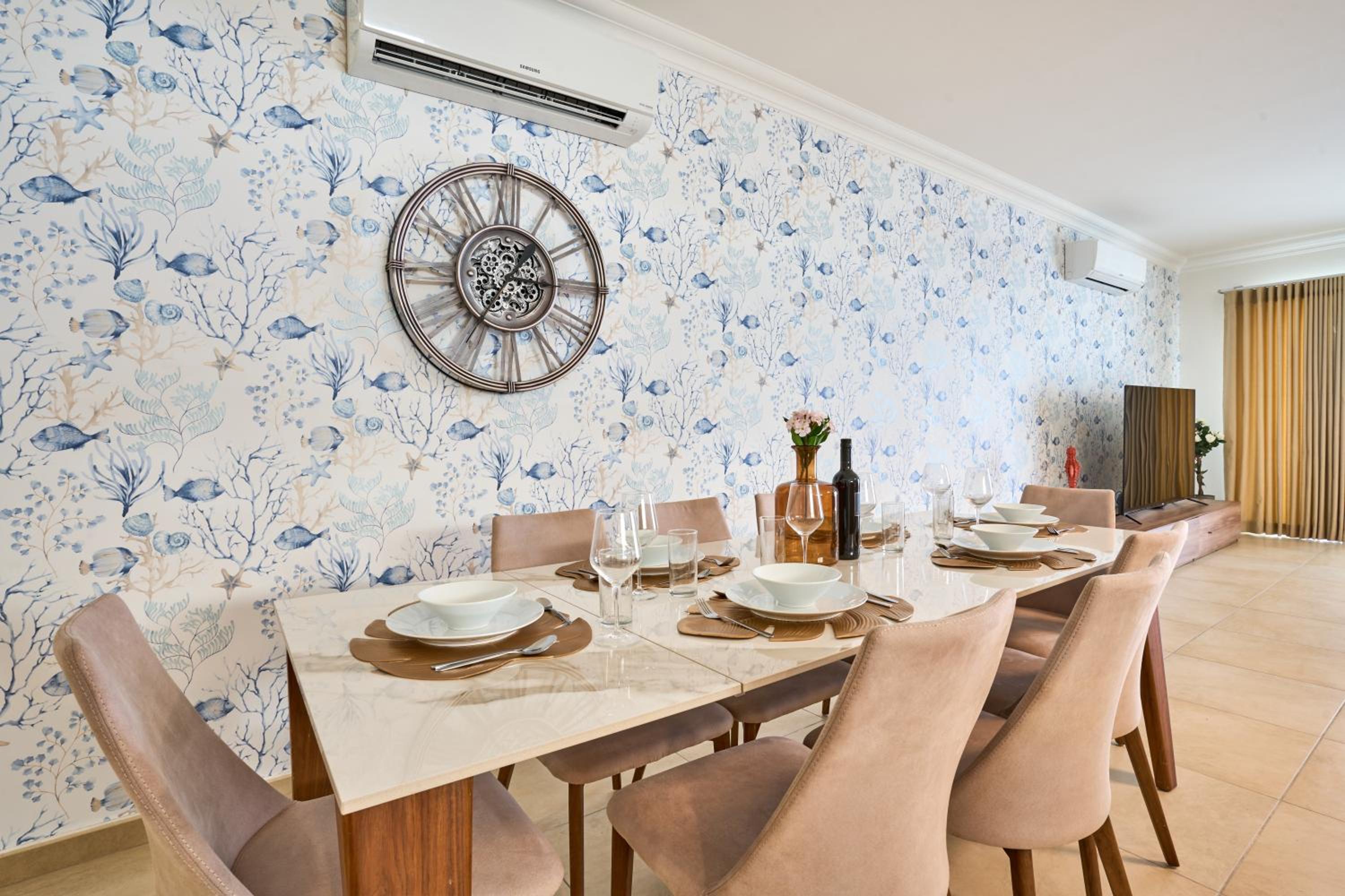 Stunning 3-Bedroom Seaview Retreat in Fort Cambridge