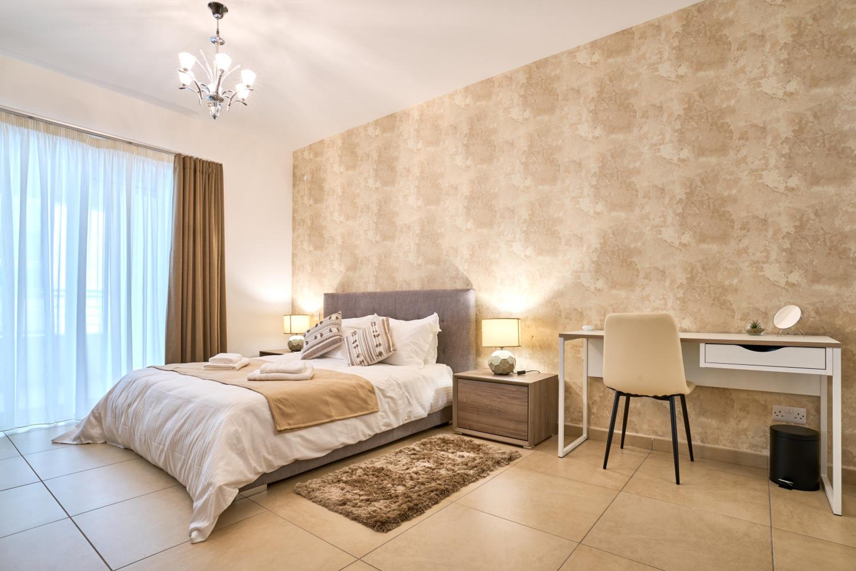 Stunning 3-Bedroom Seaview Retreat in Fort Cambridge