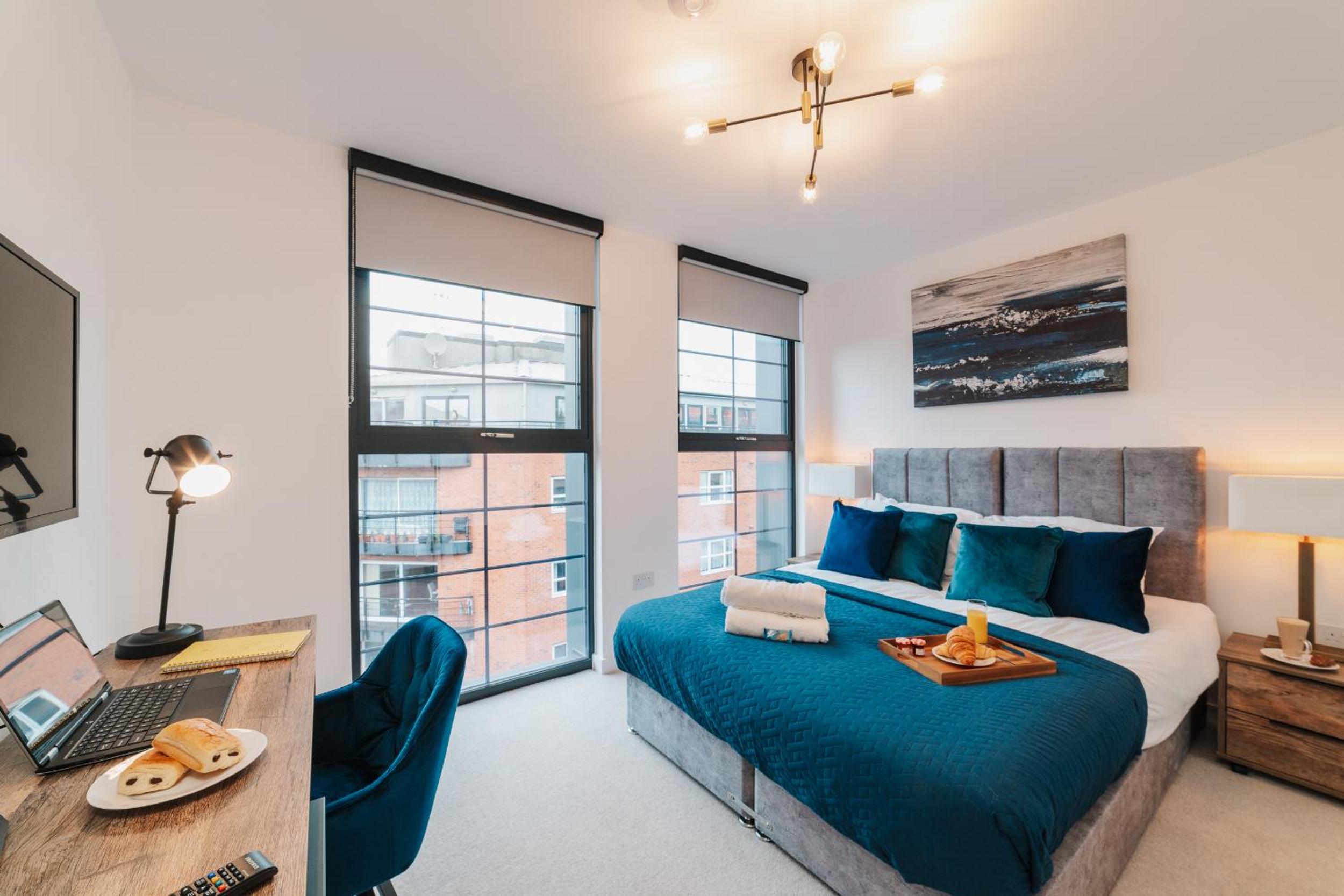 Lockside Apartment 60 view 5