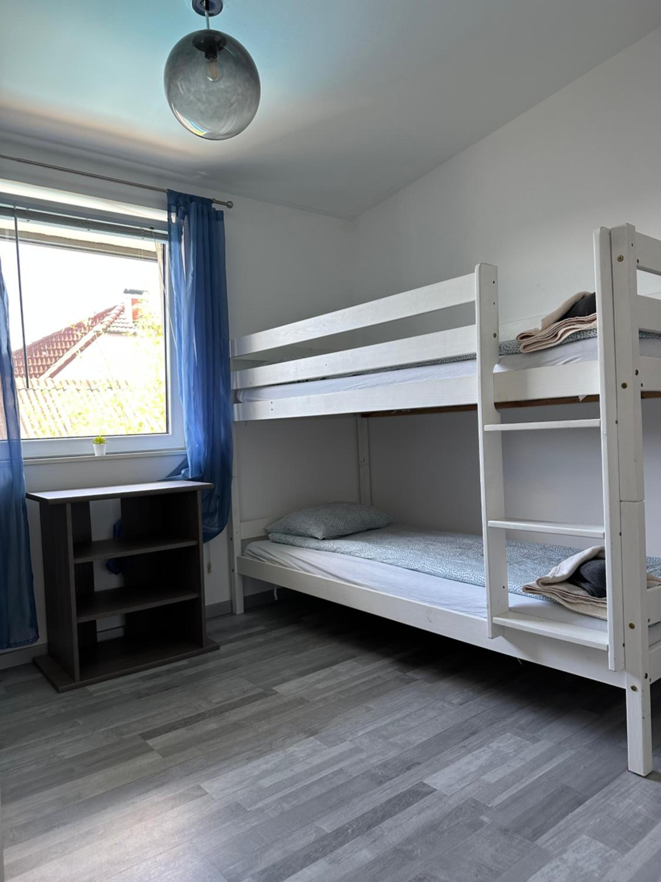 Cozy Apartment next Outlet Center & Airport with Pool & Garden