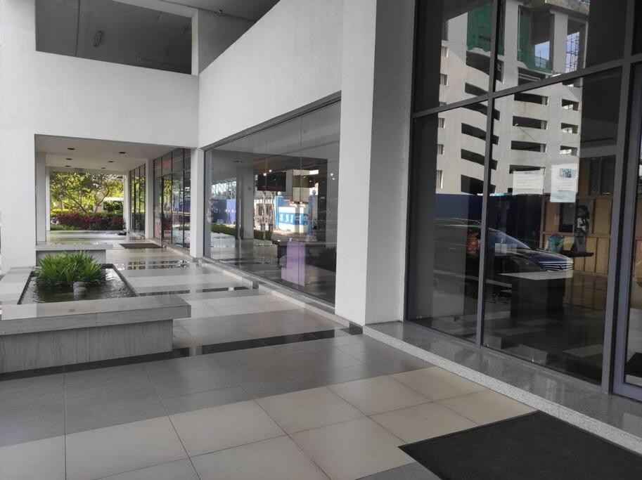 Heaven in city with full seaview 2 cozy BR BAY 21 photo 3