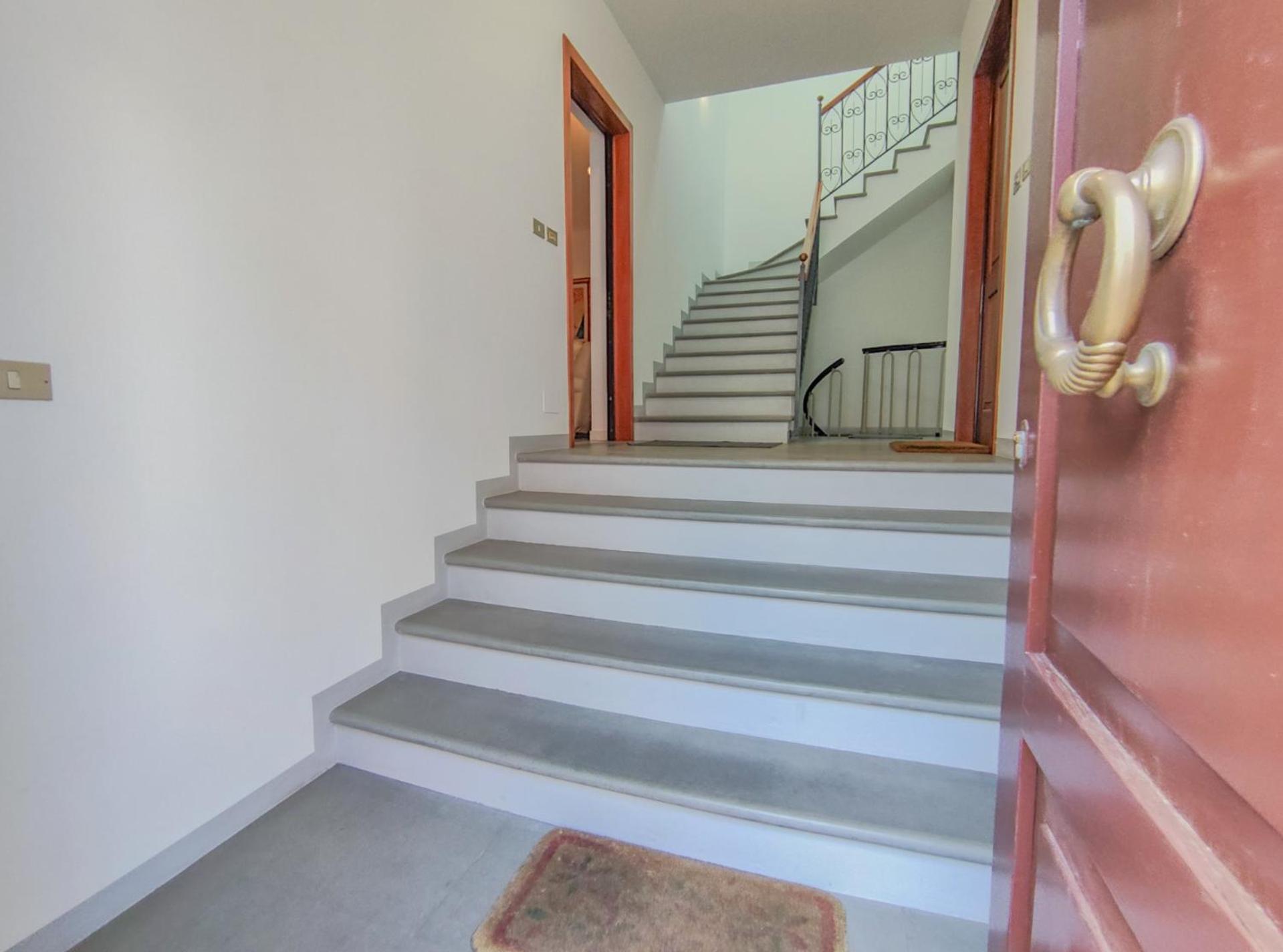 Spacious Apartment for a Perfect Stay by Host Hero view 3