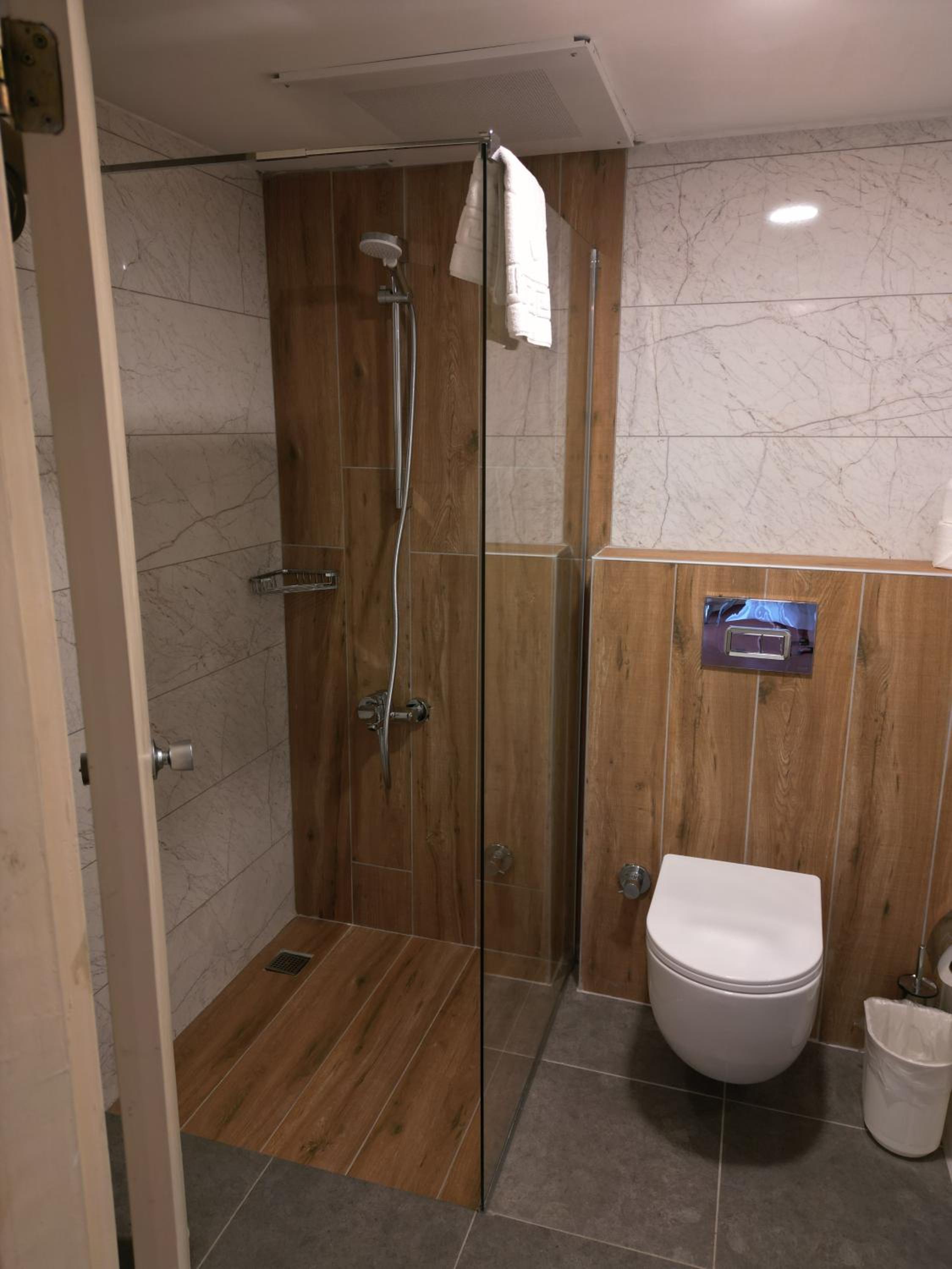 Side Vacations - LEMAS SUITE HOTEL - Property Image 4
