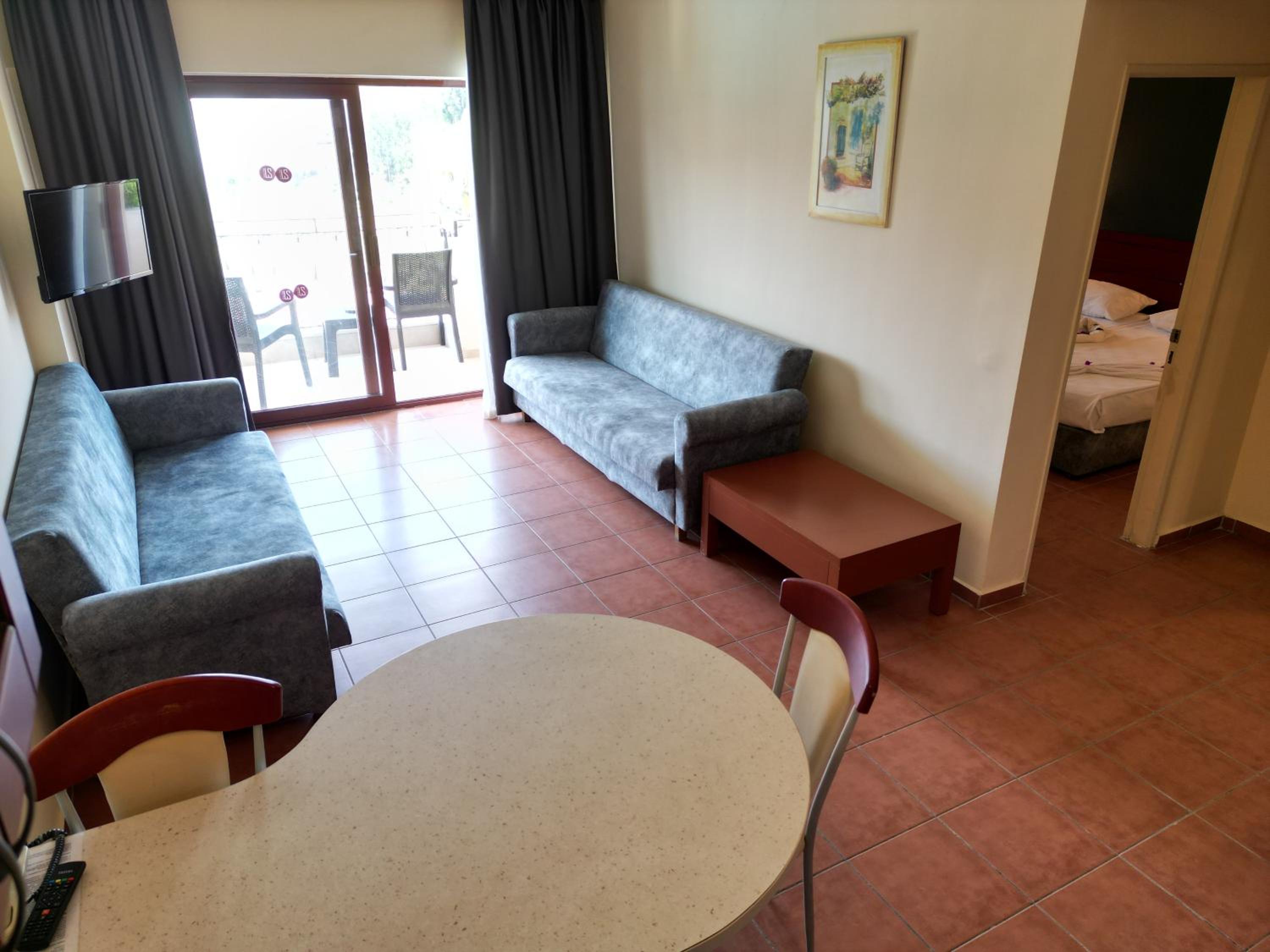 Side Vacations - LEMAS SUITE HOTEL - Property Image 3