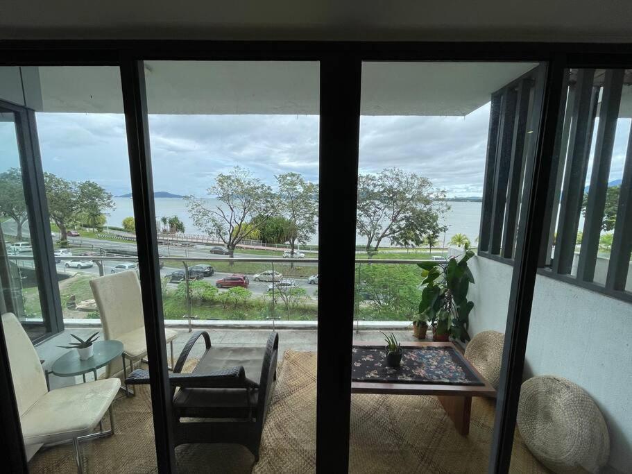 Heaven in the City 2 beachfront condo photo 1