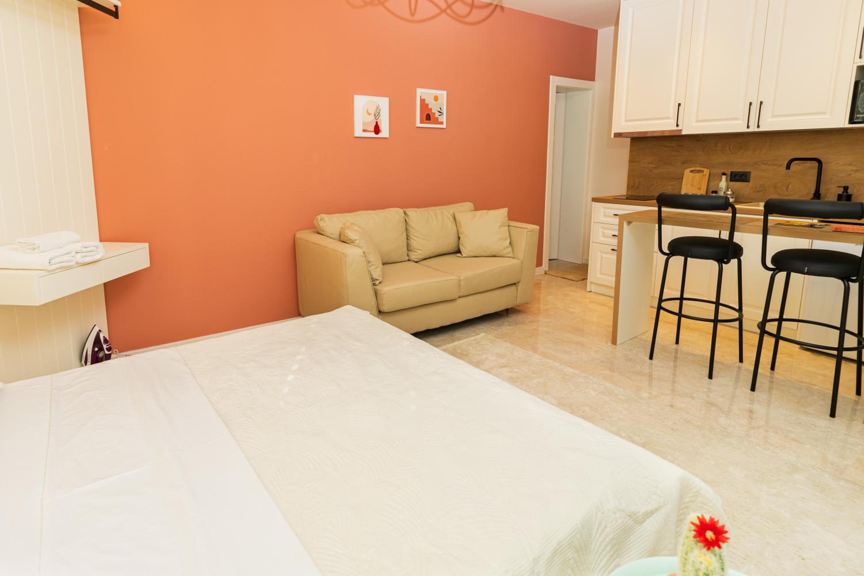 Coral Cane Apartment