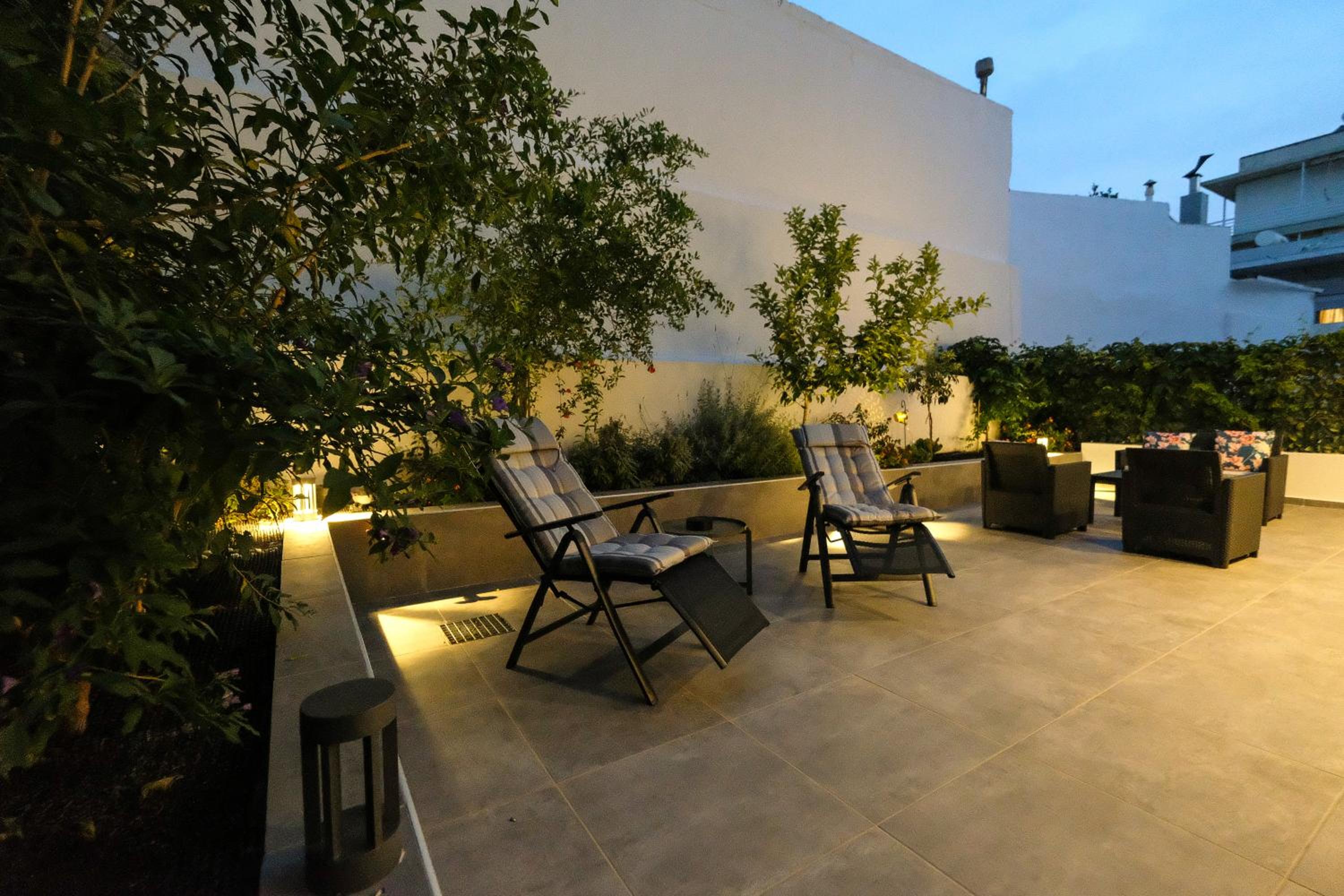 Rhodes Retreat: Modern Comfort in Serene Luxury photo 4