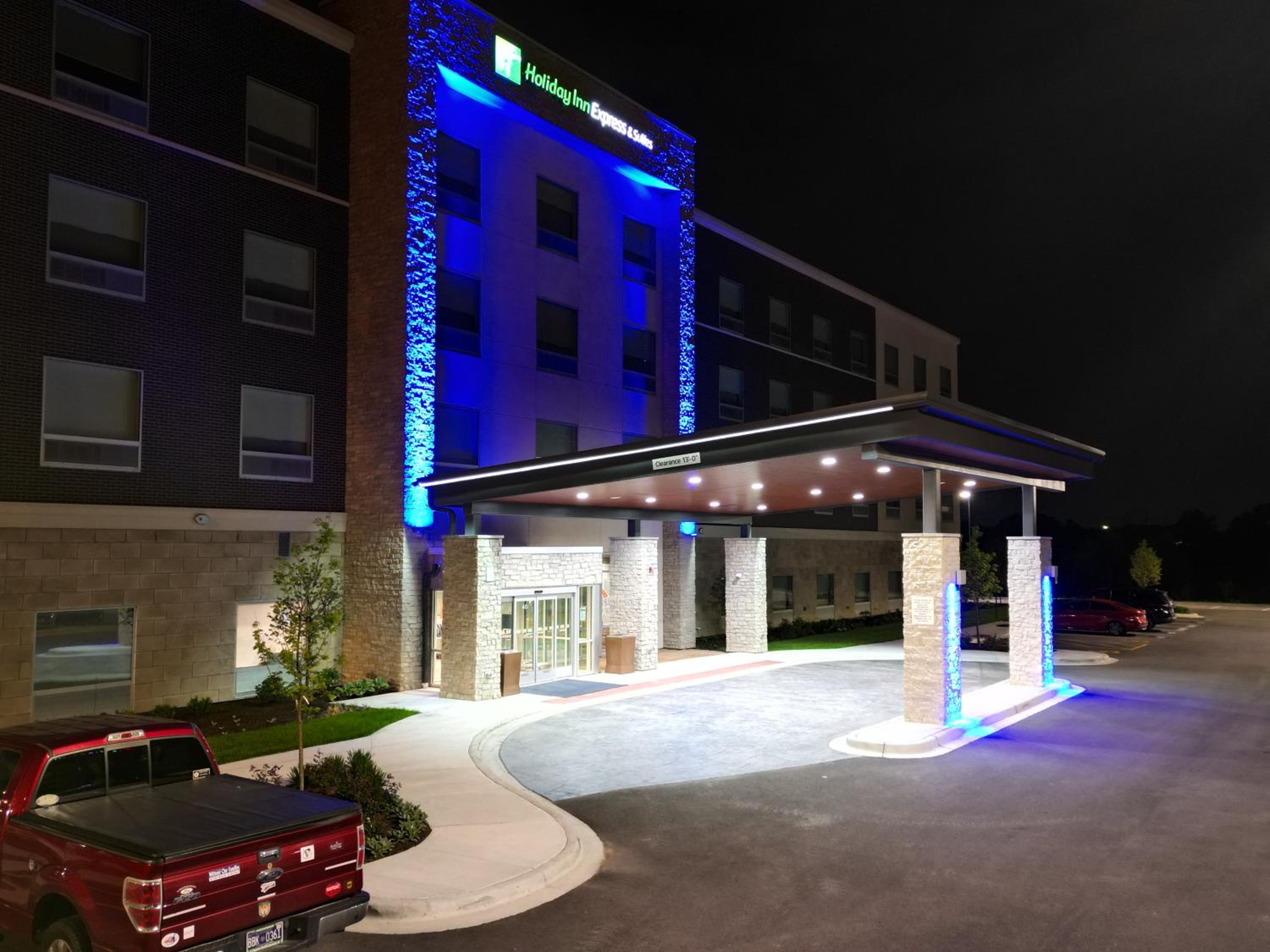 Holiday Inn Express & Suites Chicago Schaumburg, an IHG Hotel, Photo 109