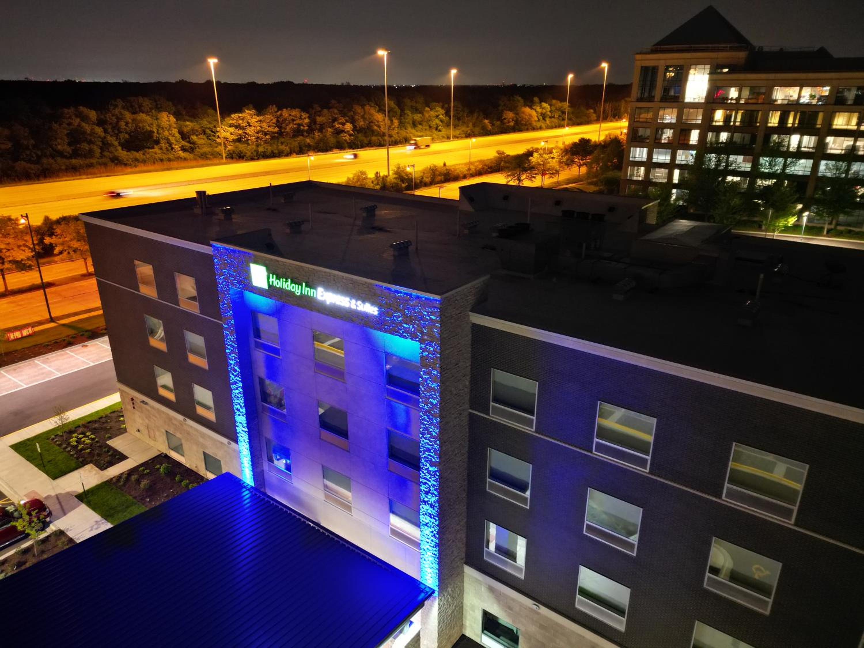 Holiday Inn Express & Suites Chicago Schaumburg, an IHG Hotel, Photo 30