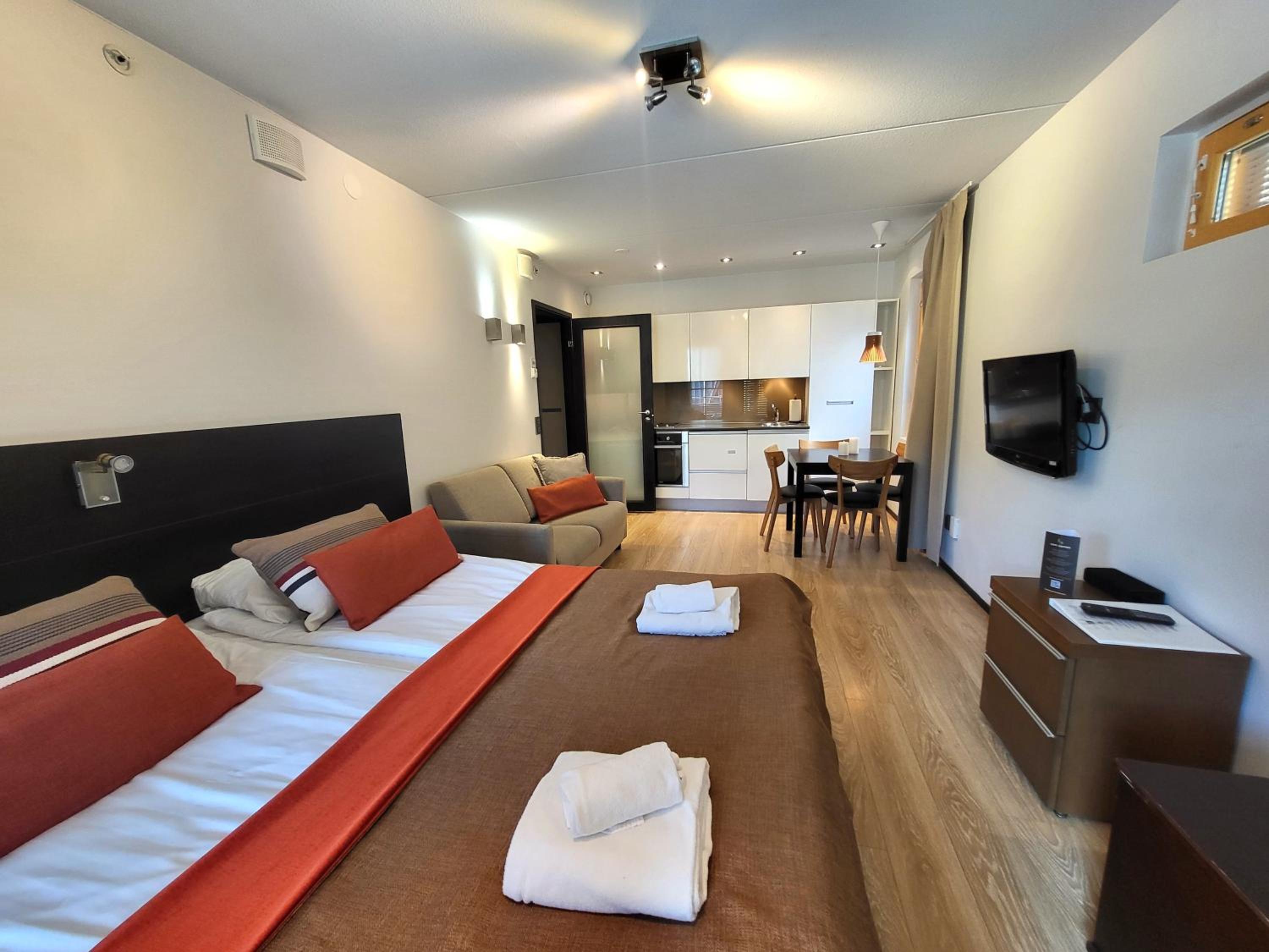 Levi Suites Levi Gold