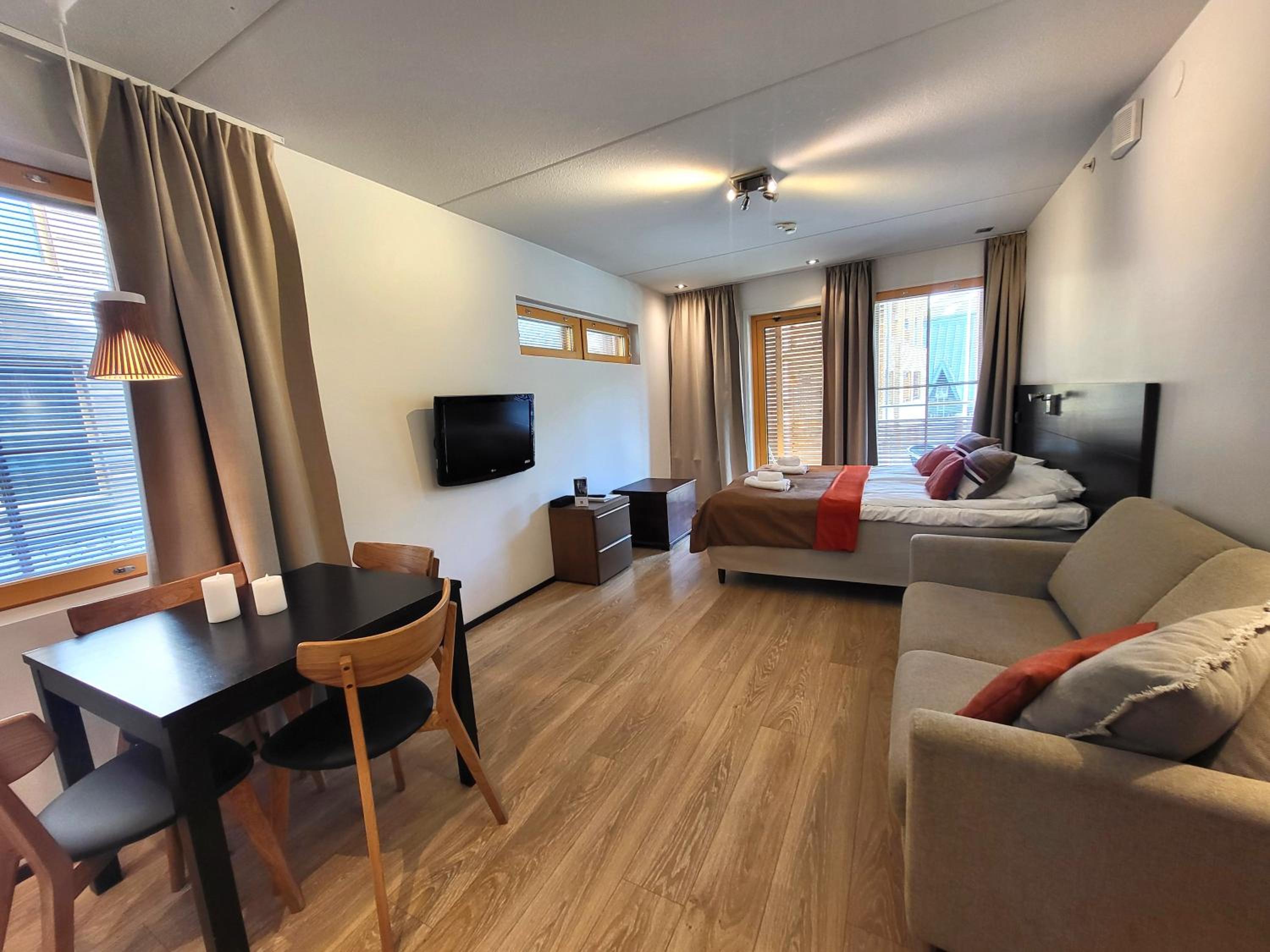Levi Suites Levi Gold