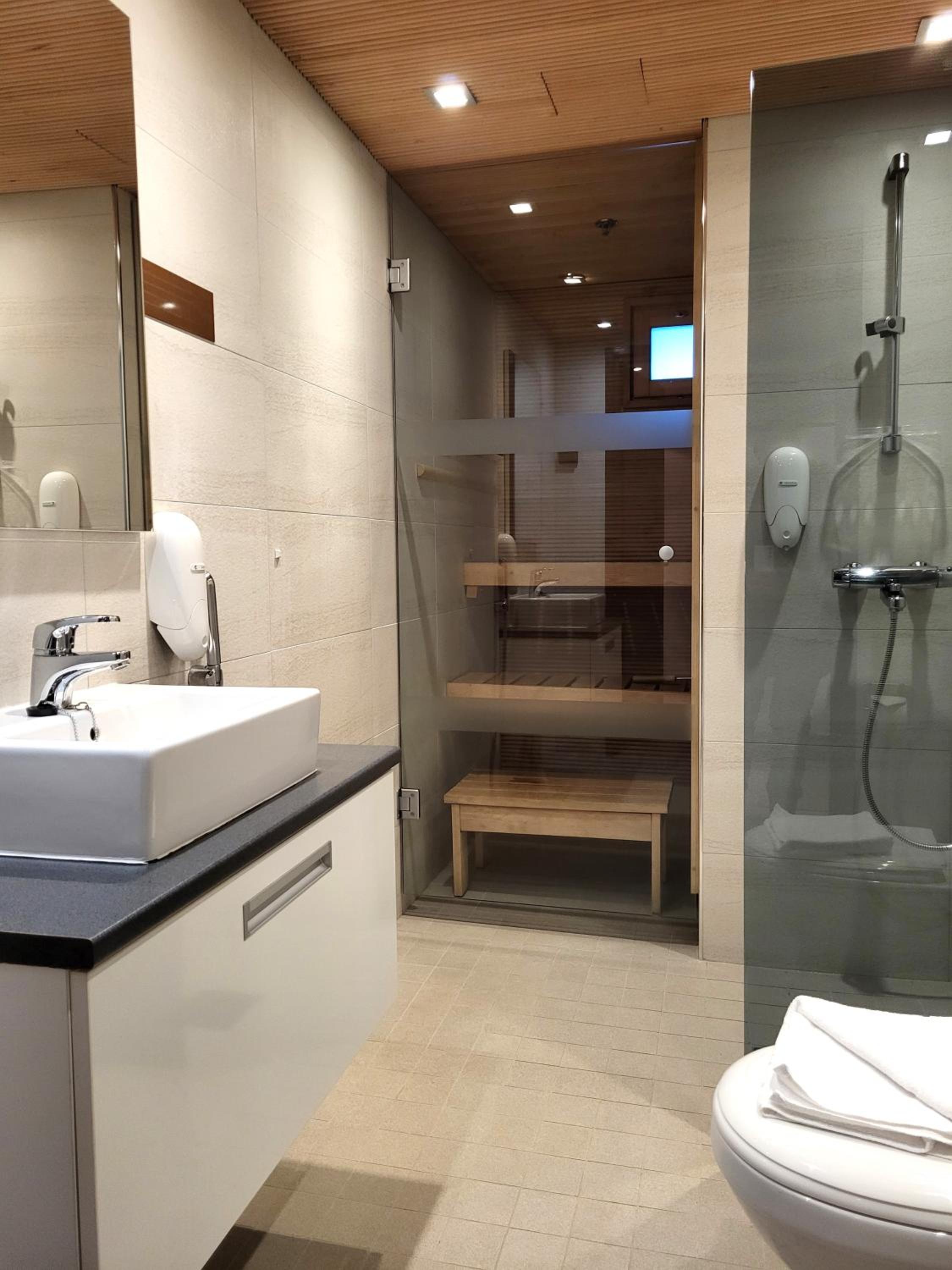 Levi Suites Levi Gold