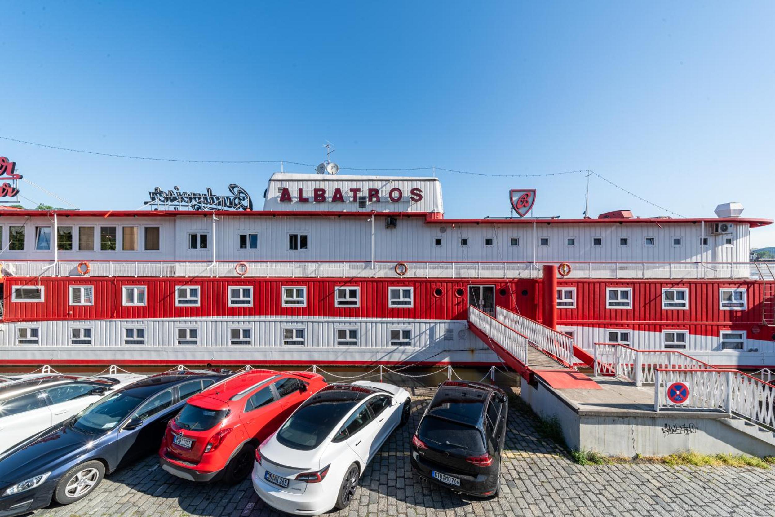 Botel Albatros