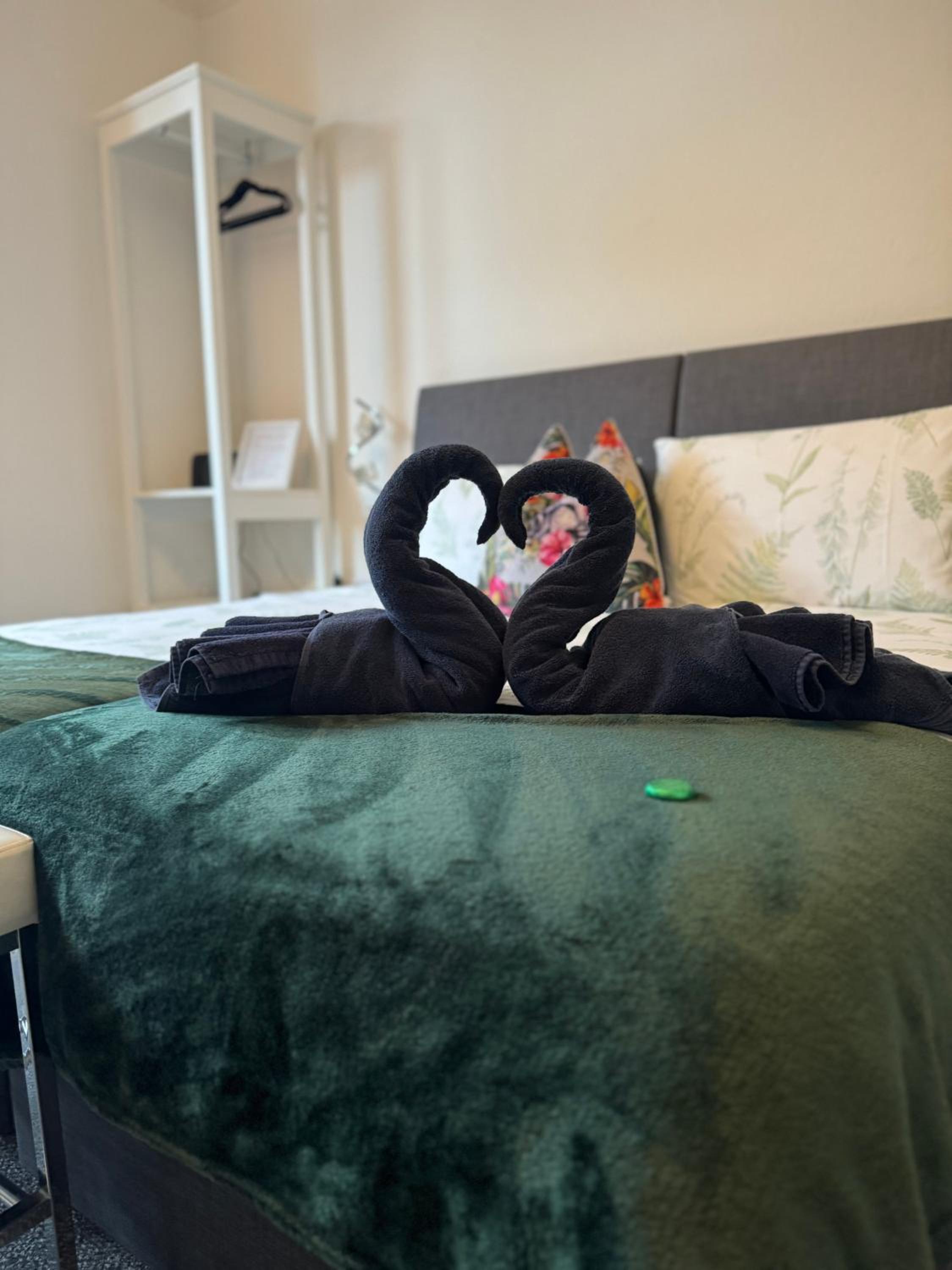 2 Bed ground floor apartment, sleeps 4 with free parking view 3