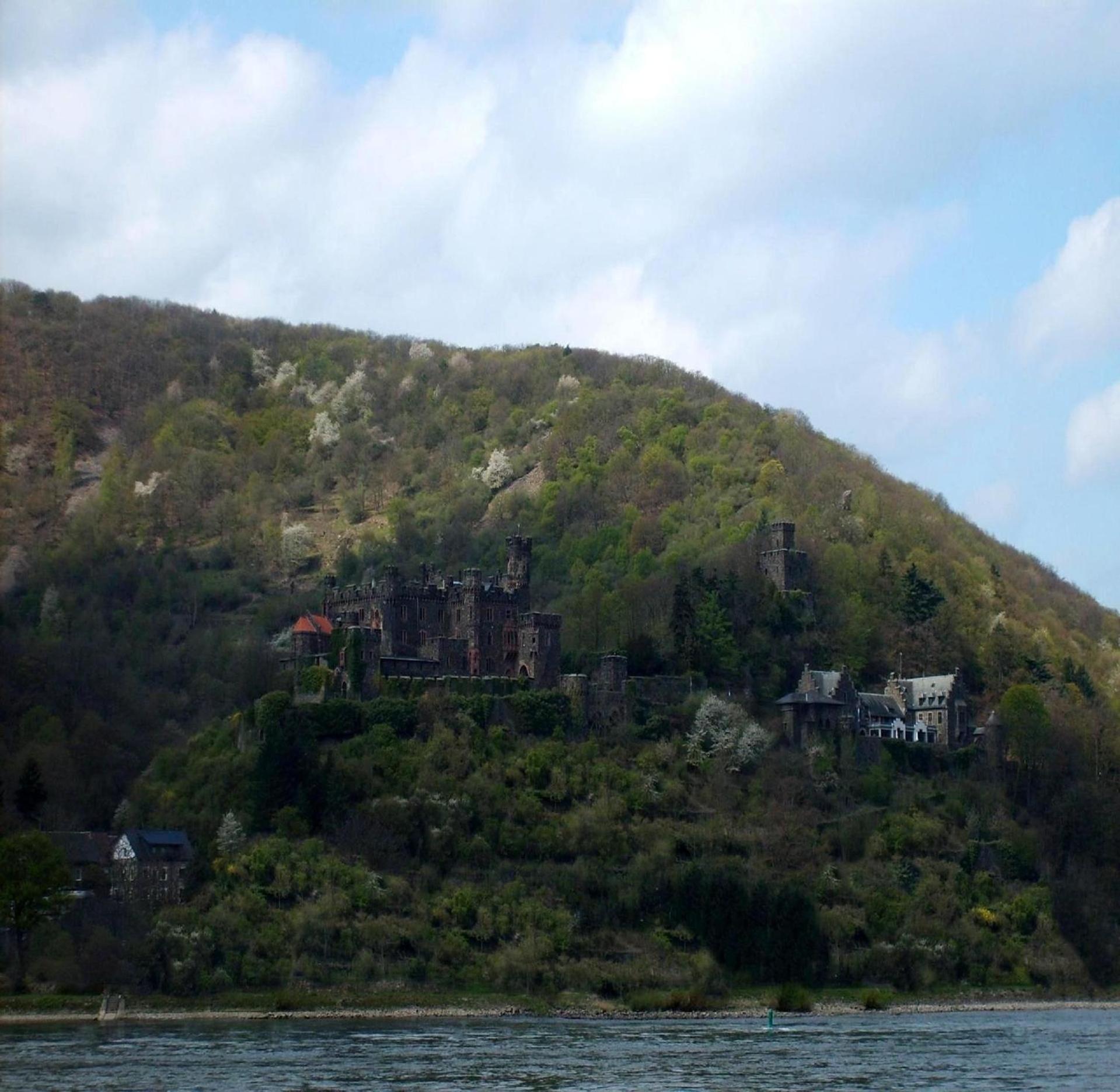Ferienwohnung Mit Balkon Und Rheinblick