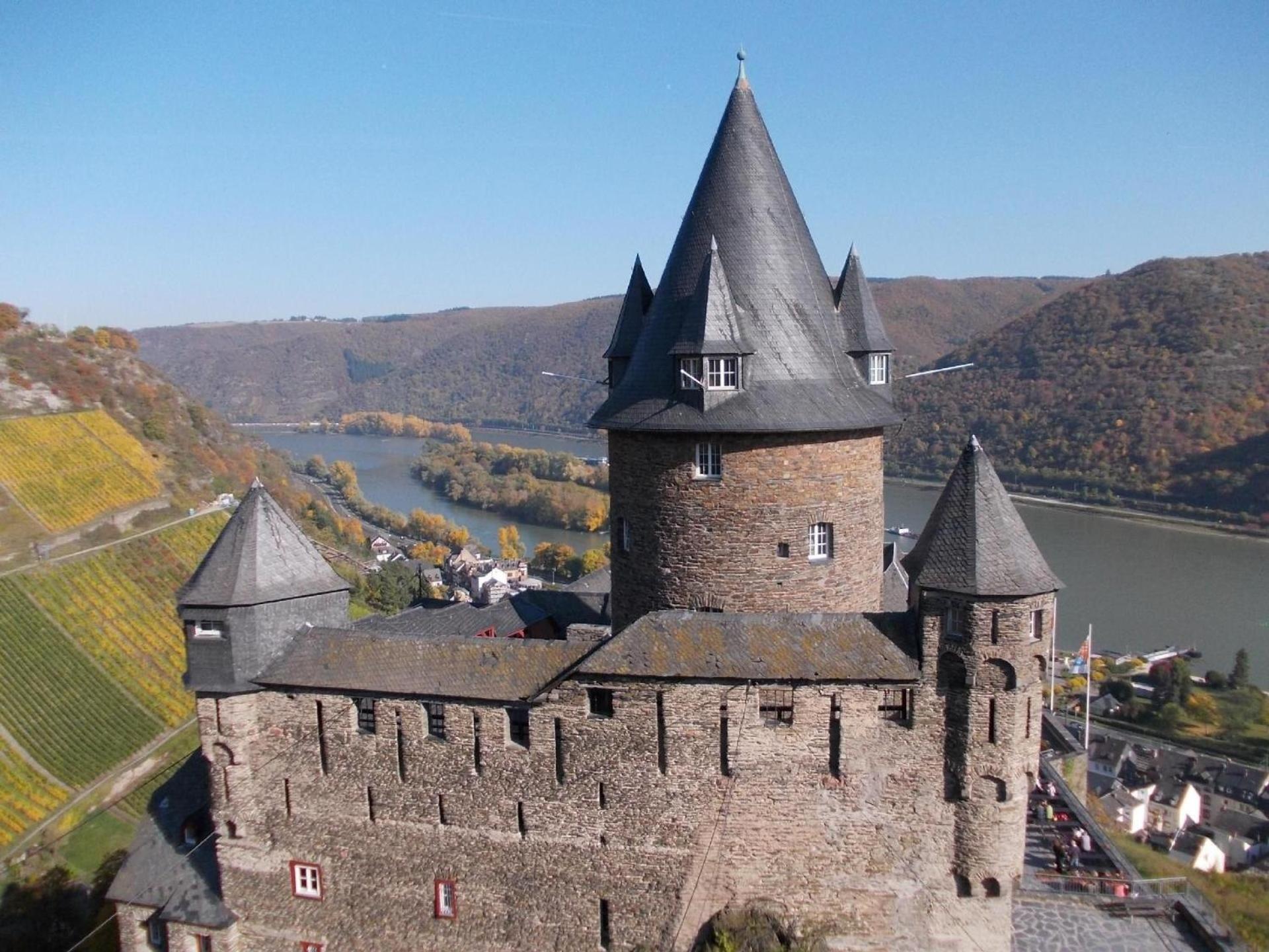 Ferienwohnung Mit Balkon Und Rheinblick